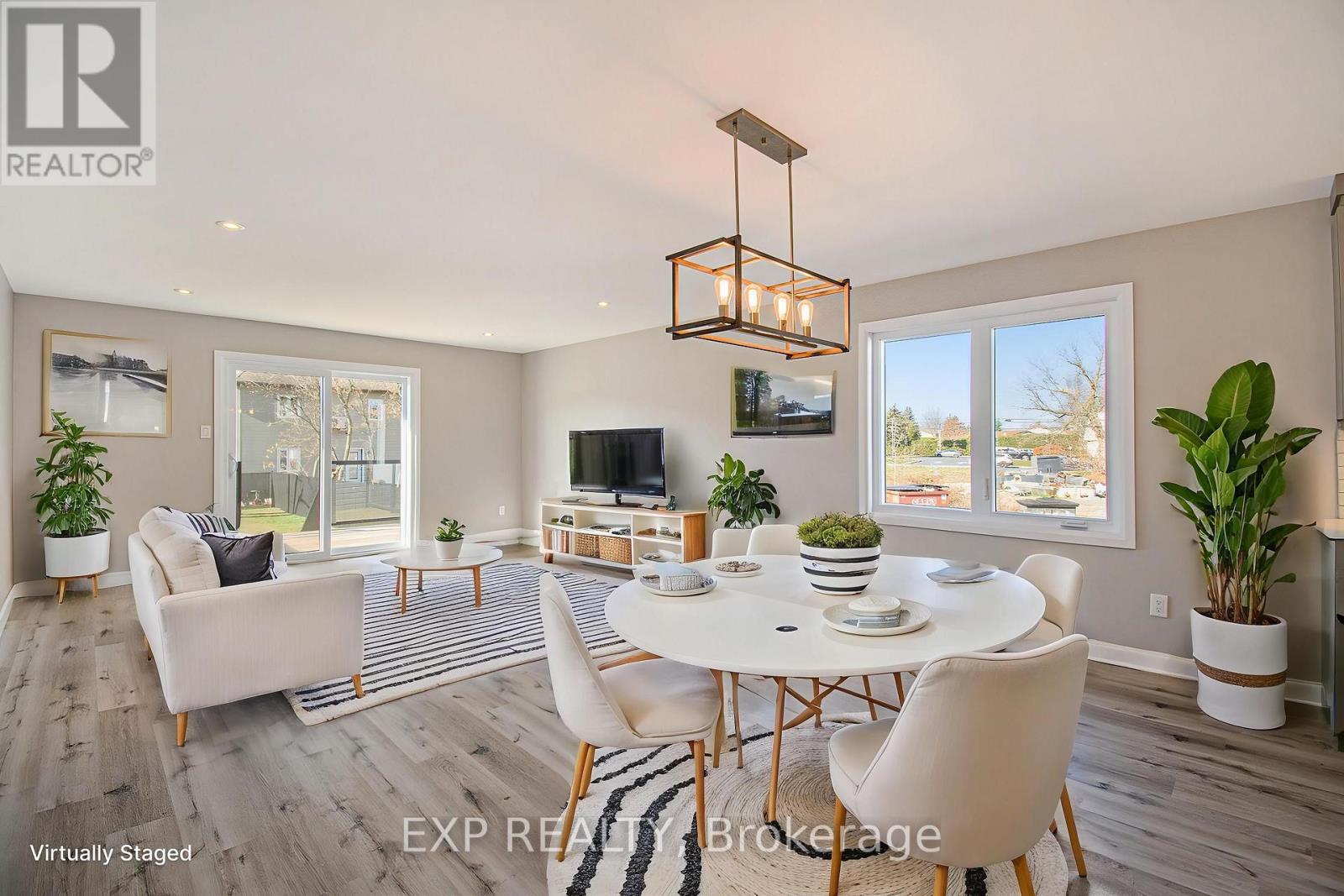 












1206 STE MARIE STREET

,
Russell,




Ontario
K0A1W0

