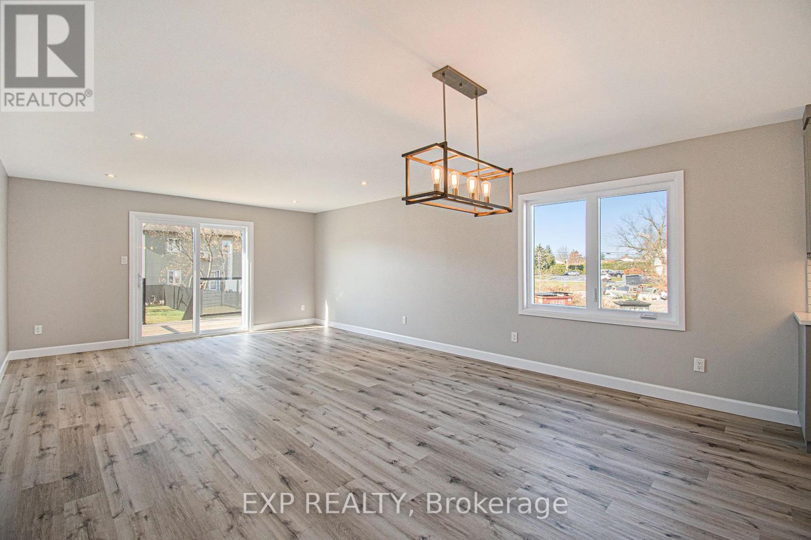 












1206 STE MARIE STREET

,
Russell,




Ontario
K0A1W0

