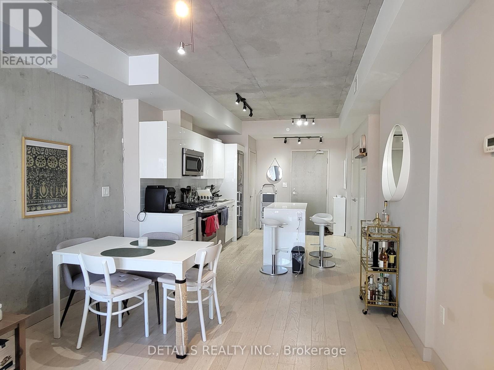 












812 - 224 LYON STREET N

,
Ottawa,




Ontario
K1R5V9

