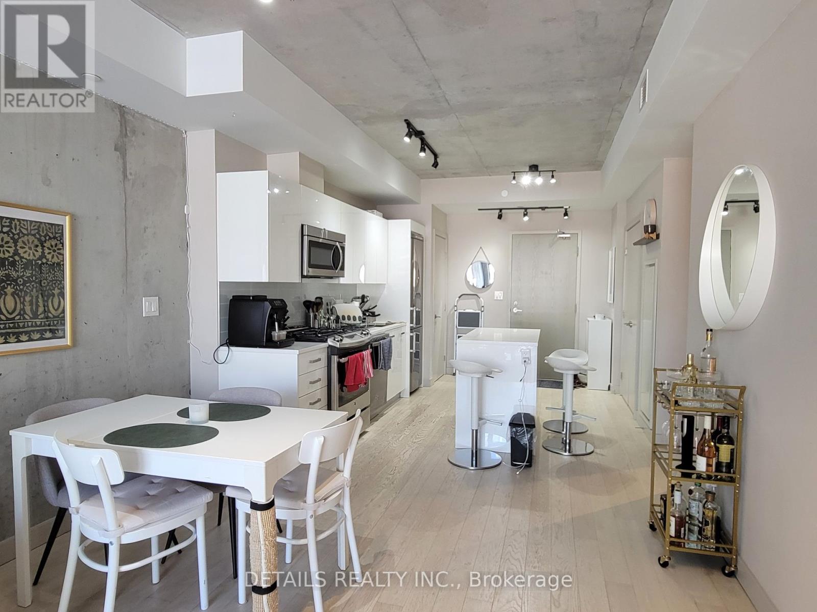 












812 - 224 LYON STREET N

,
Ottawa,




Ontario
K1R5V9

