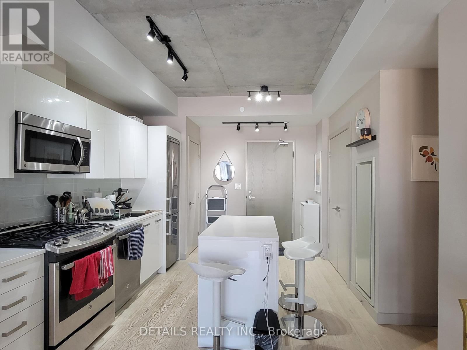 












812 - 224 LYON STREET N

,
Ottawa,




Ontario
K1R5V9

