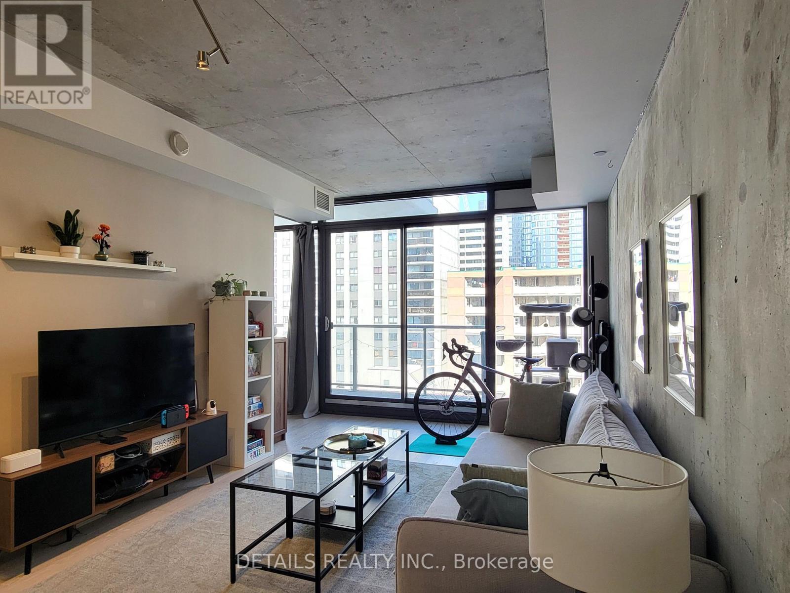 












812 - 224 LYON STREET N

,
Ottawa,




Ontario
K1R5V9

