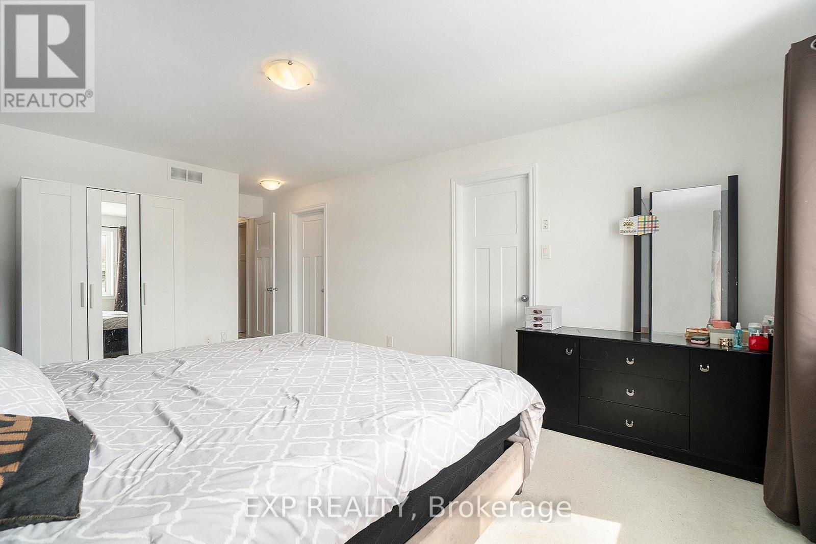 












619 MOORPARK AVENUE

,
Ottawa,




Ontario
K2M0B6

