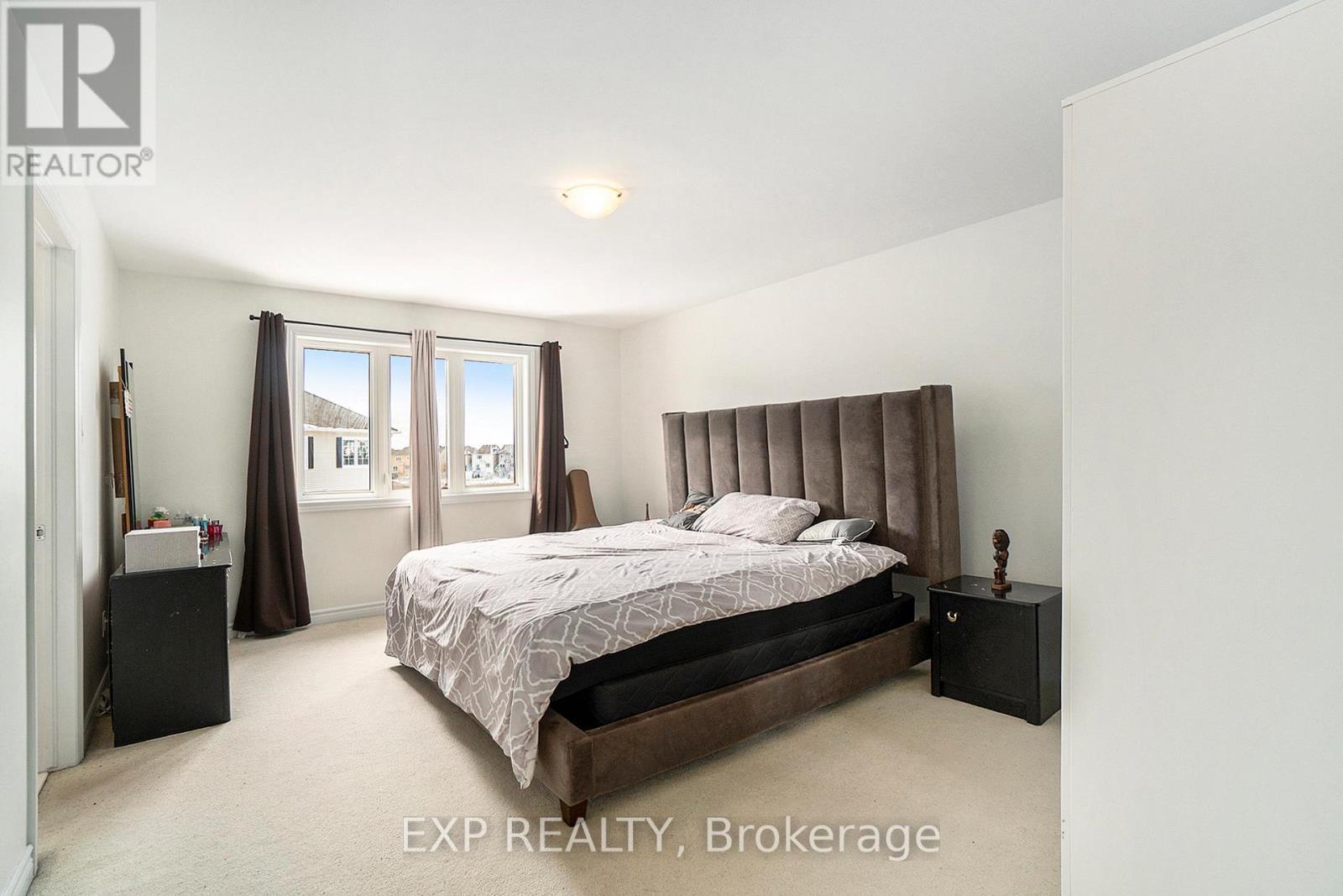 












619 MOORPARK AVENUE

,
Ottawa,




Ontario
K2M0B6

