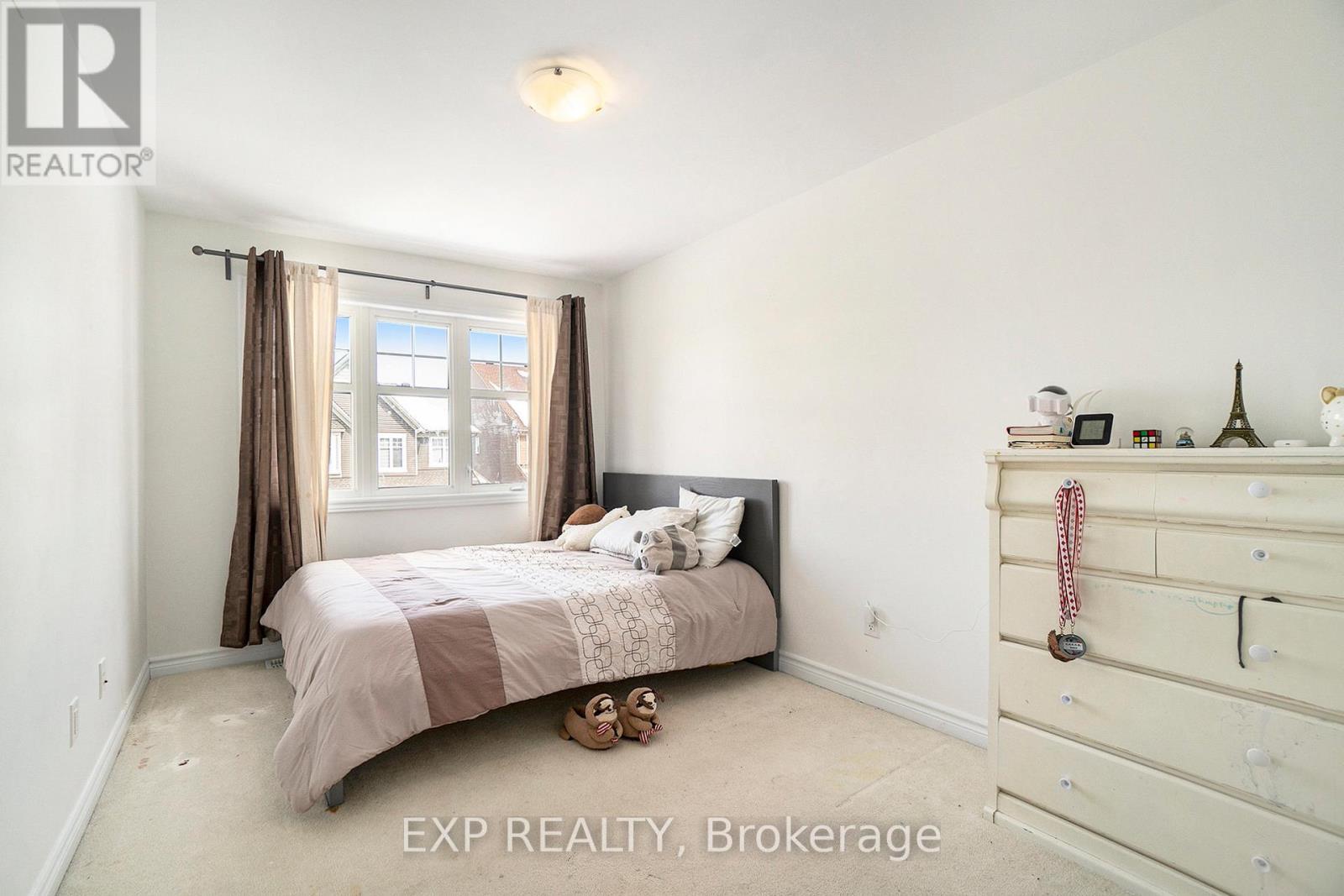 












619 MOORPARK AVENUE

,
Ottawa,




Ontario
K2M0B6

