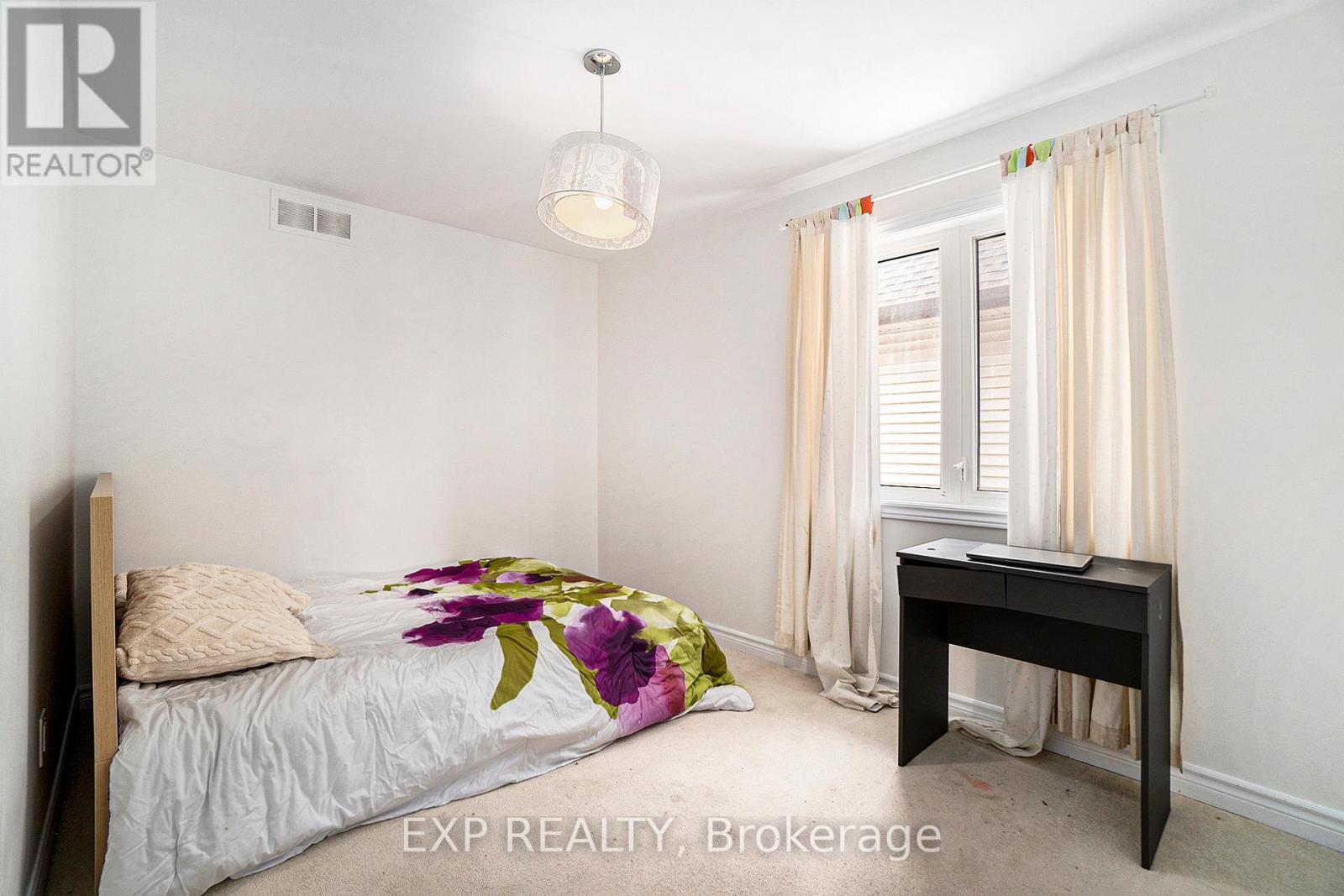 












619 MOORPARK AVENUE

,
Ottawa,




Ontario
K2M0B6

