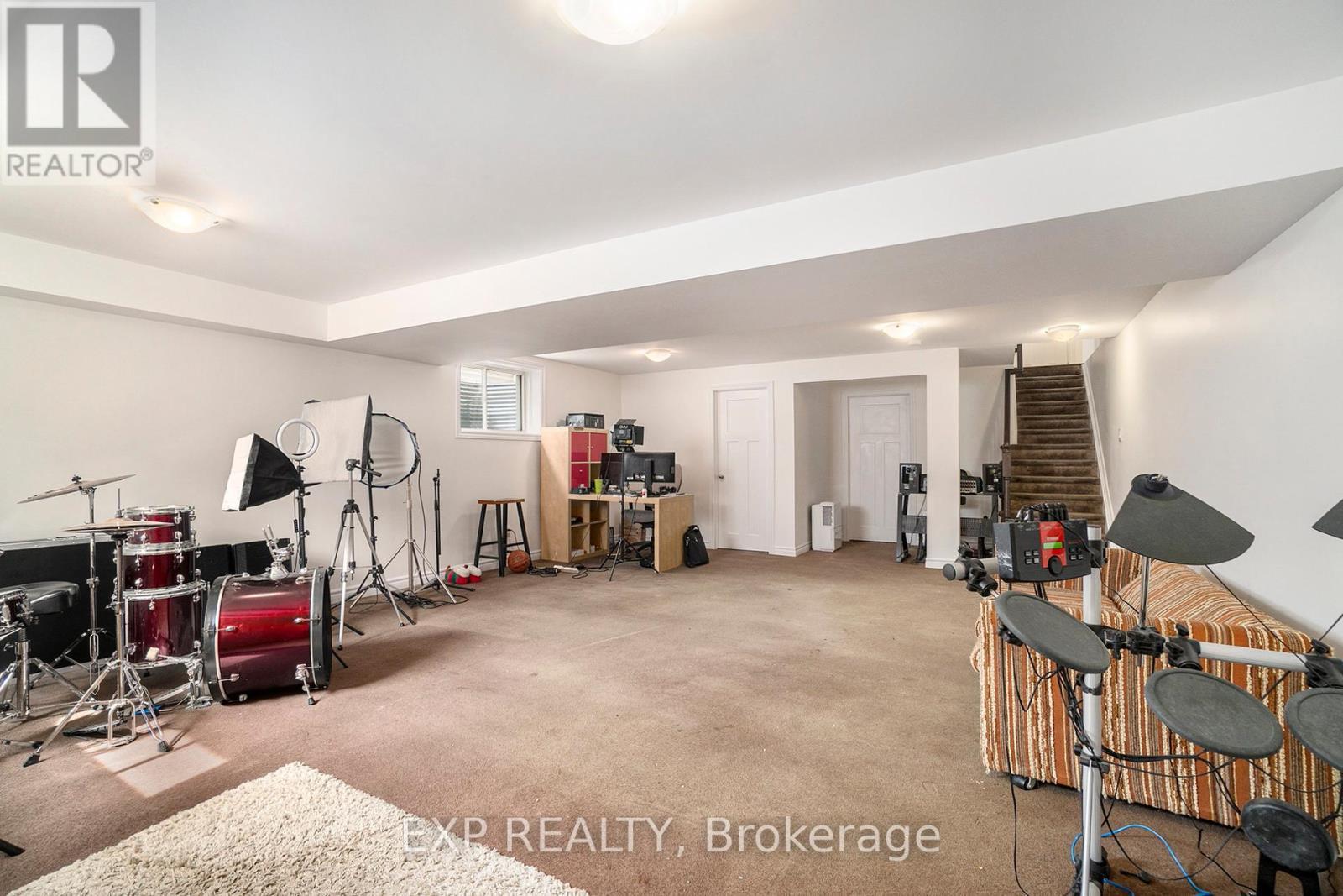 












619 MOORPARK AVENUE

,
Ottawa,




Ontario
K2M0B6


