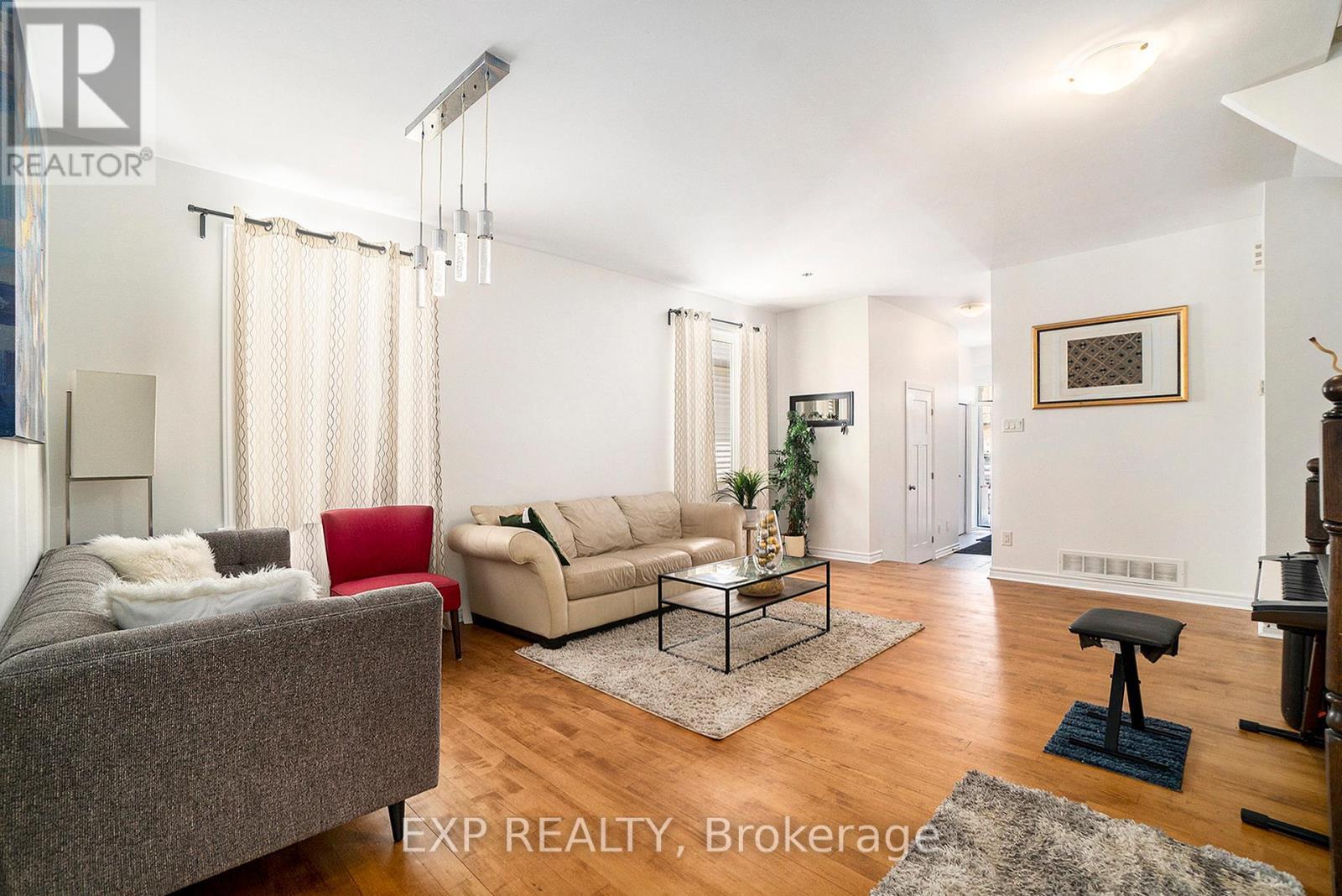 












619 MOORPARK AVENUE

,
Ottawa,




Ontario
K2M0B6


