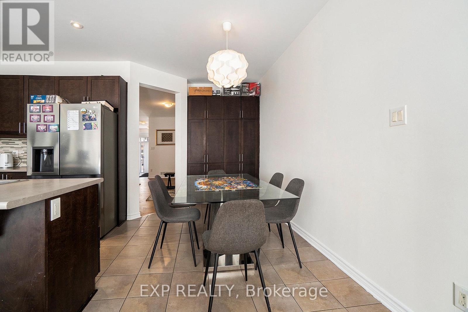 












619 MOORPARK AVENUE

,
Ottawa,




Ontario
K2M0B6

