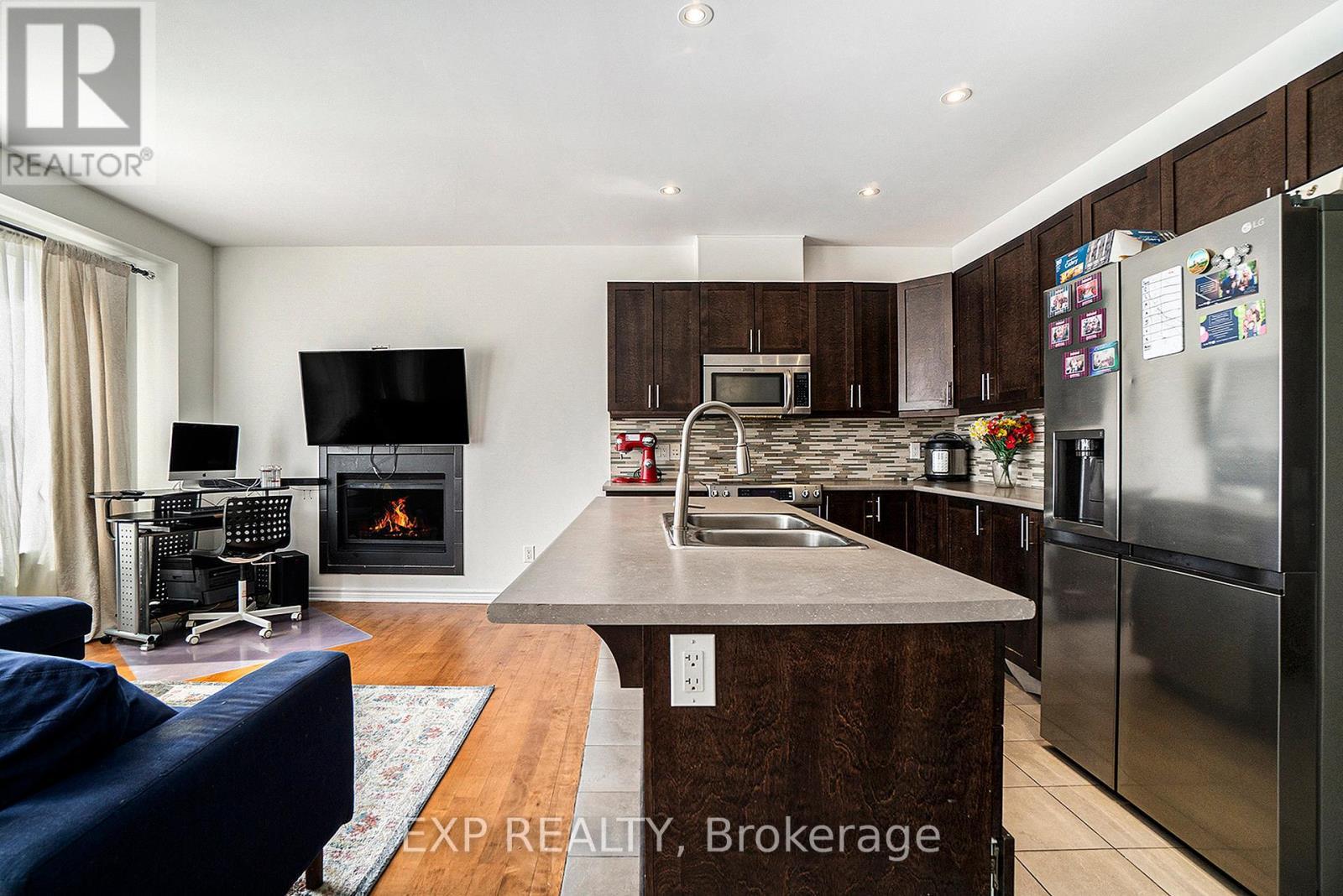 












619 MOORPARK AVENUE

,
Ottawa,




Ontario
K2M0B6

