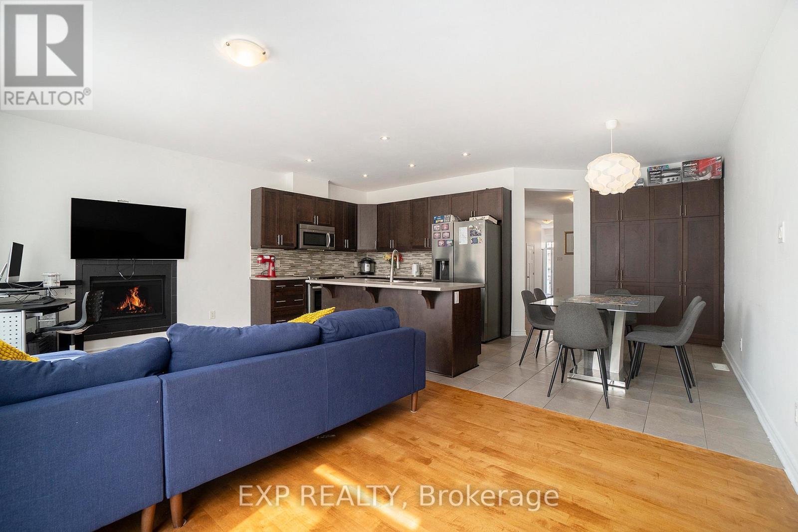 












619 MOORPARK AVENUE

,
Ottawa,




Ontario
K2M0B6


