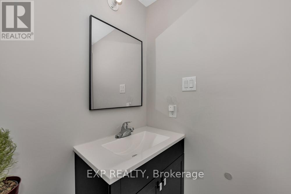 












279 FALSETTO STREET

,
Ottawa,




Ontario
K1W0S4

