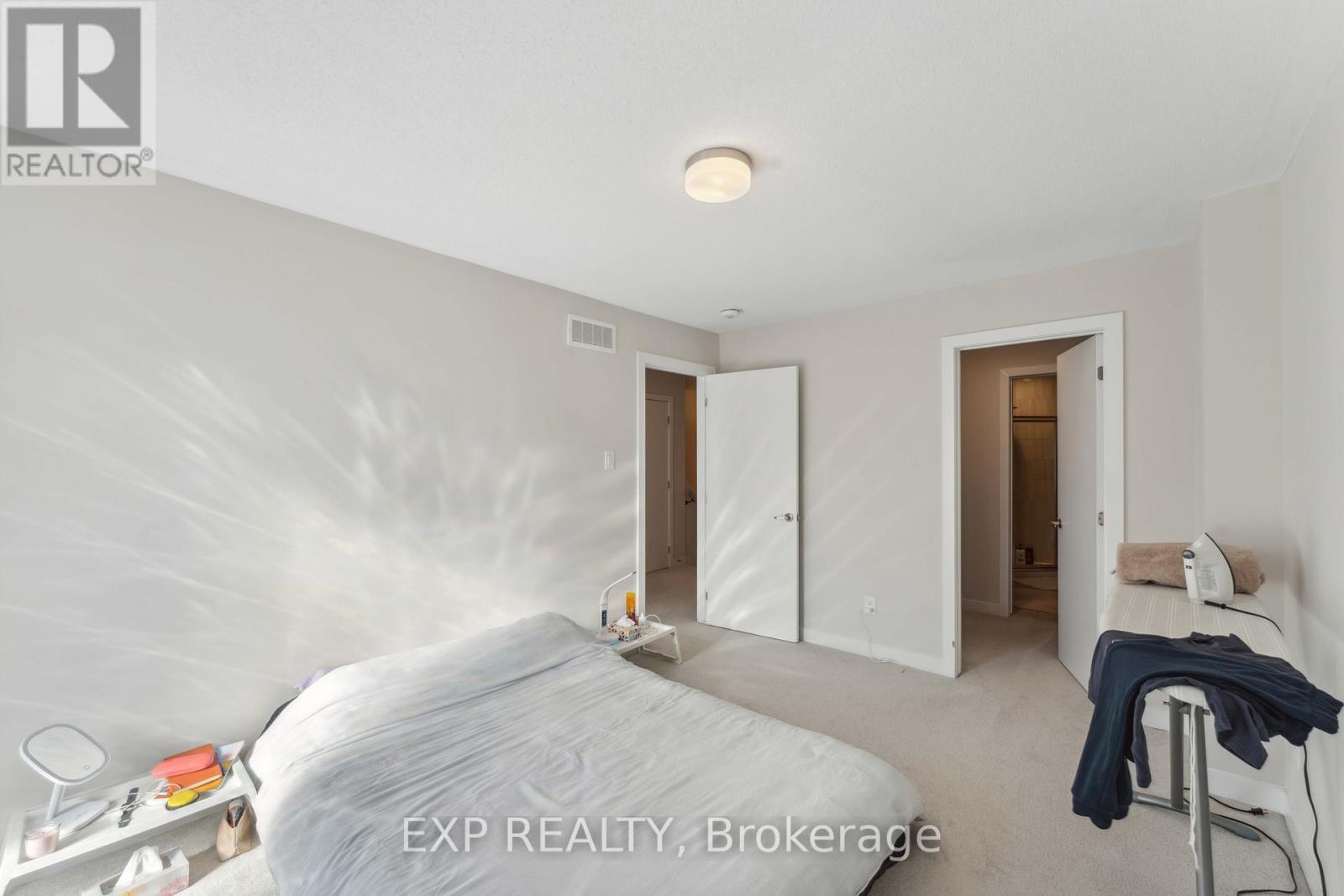 












212 SPECKLED ALDER ROW

,
Ottawa,




Ontario
K2J7G8

