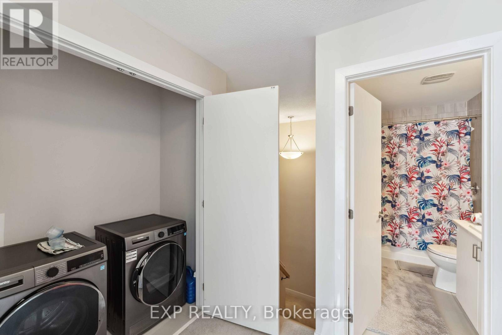 












212 SPECKLED ALDER ROW

,
Ottawa,




Ontario
K2J7G8

