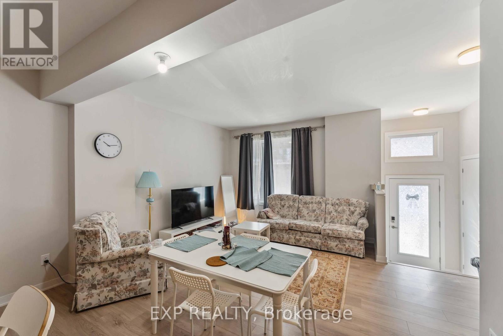 












212 SPECKLED ALDER ROW

,
Ottawa,




Ontario
K2J7G8

