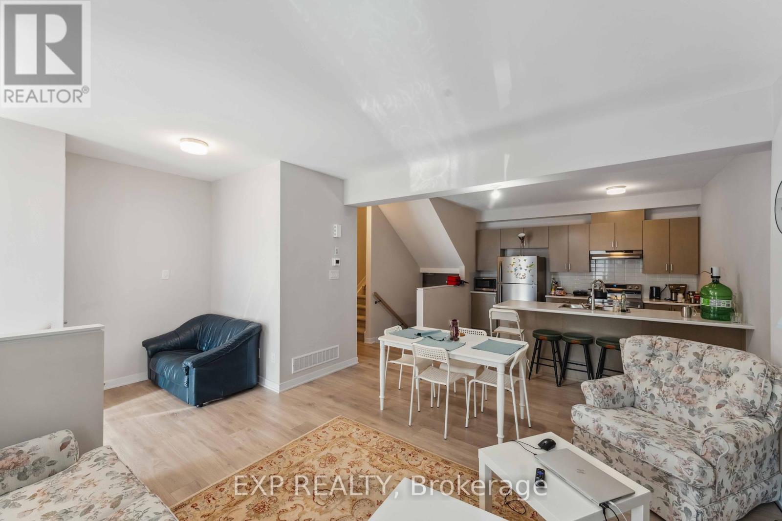 












212 SPECKLED ALDER ROW

,
Ottawa,




Ontario
K2J7G8

