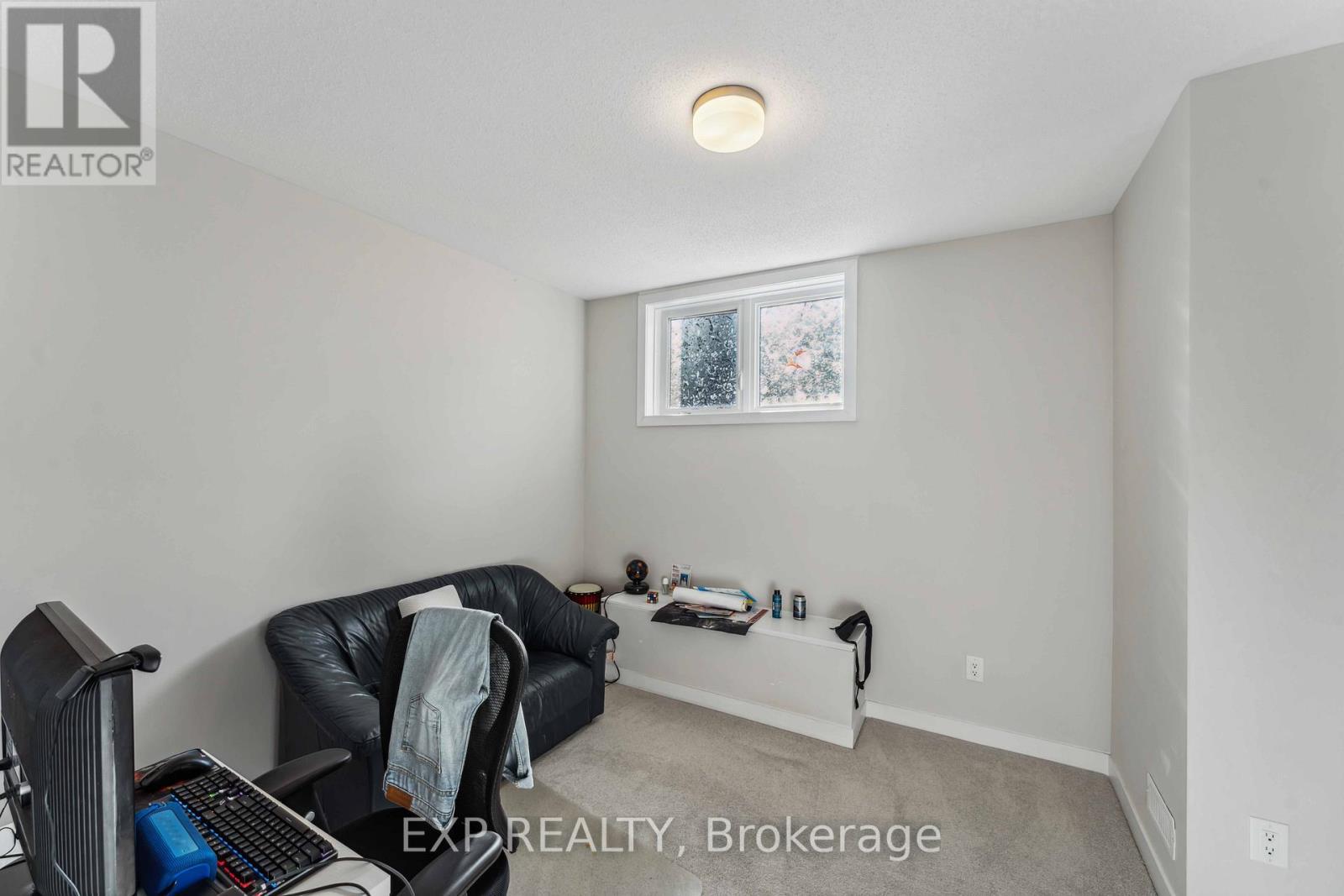 












212 SPECKLED ALDER ROW

,
Ottawa,




Ontario
K2J7G8

