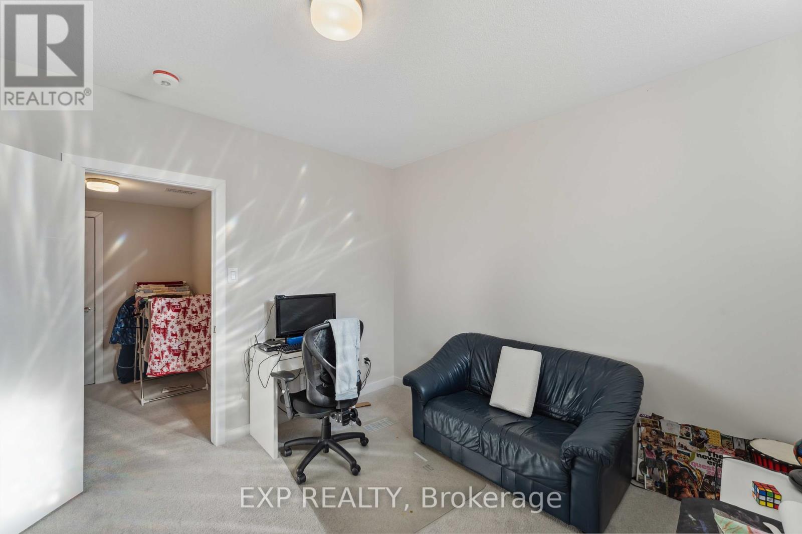 












212 SPECKLED ALDER ROW

,
Ottawa,




Ontario
K2J7G8

