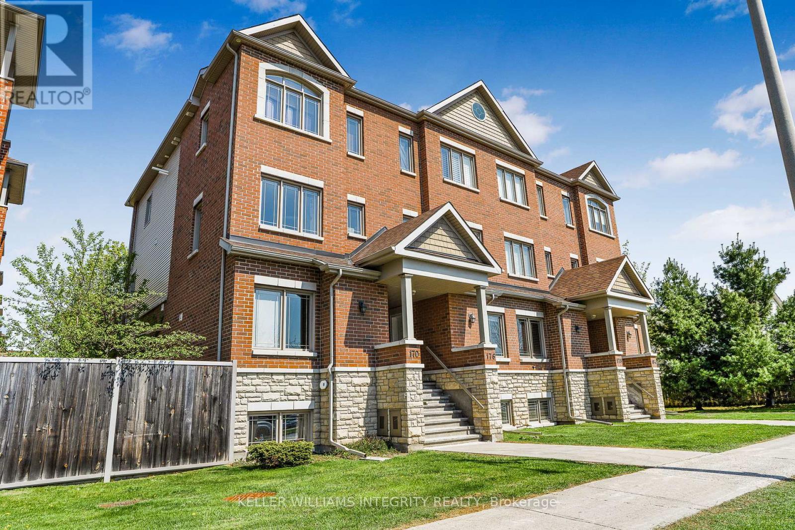 












18 - 176 DEN HAAG DRIVE

,
Ottawa,




Ontario
K1K2V7

