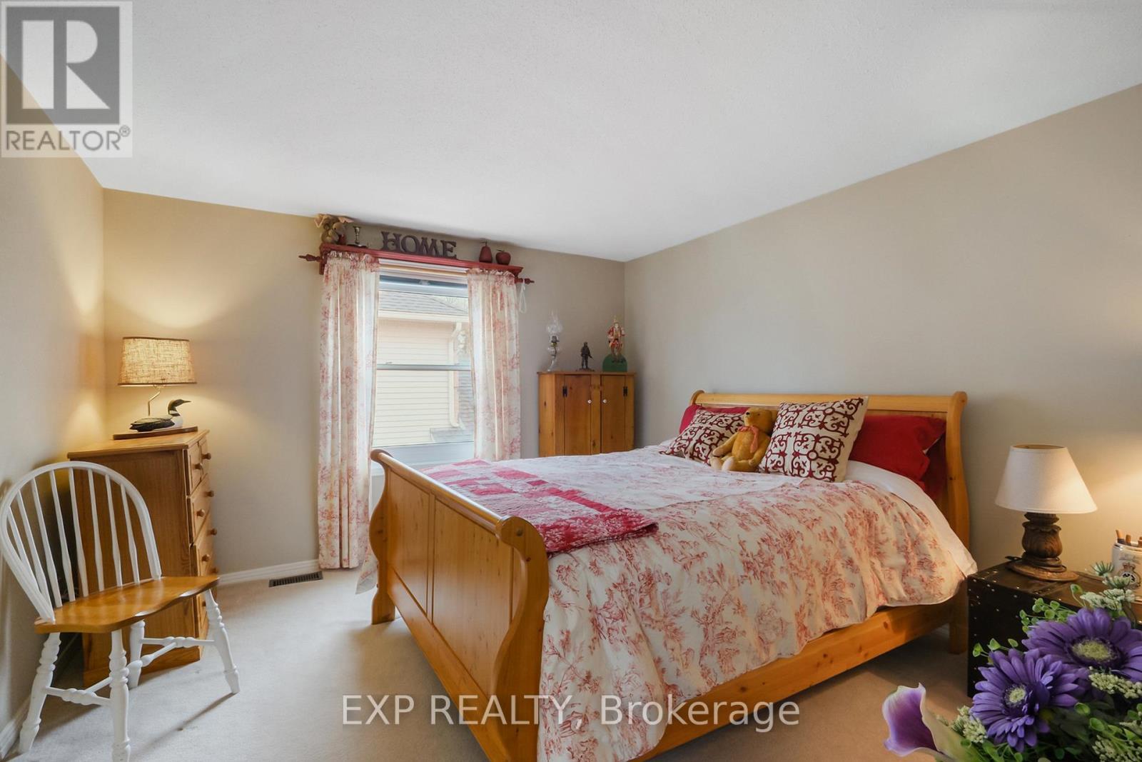 












6182 VOYAGEUR DRIVE

,
Ottawa,




Ontario
K1C2W3

