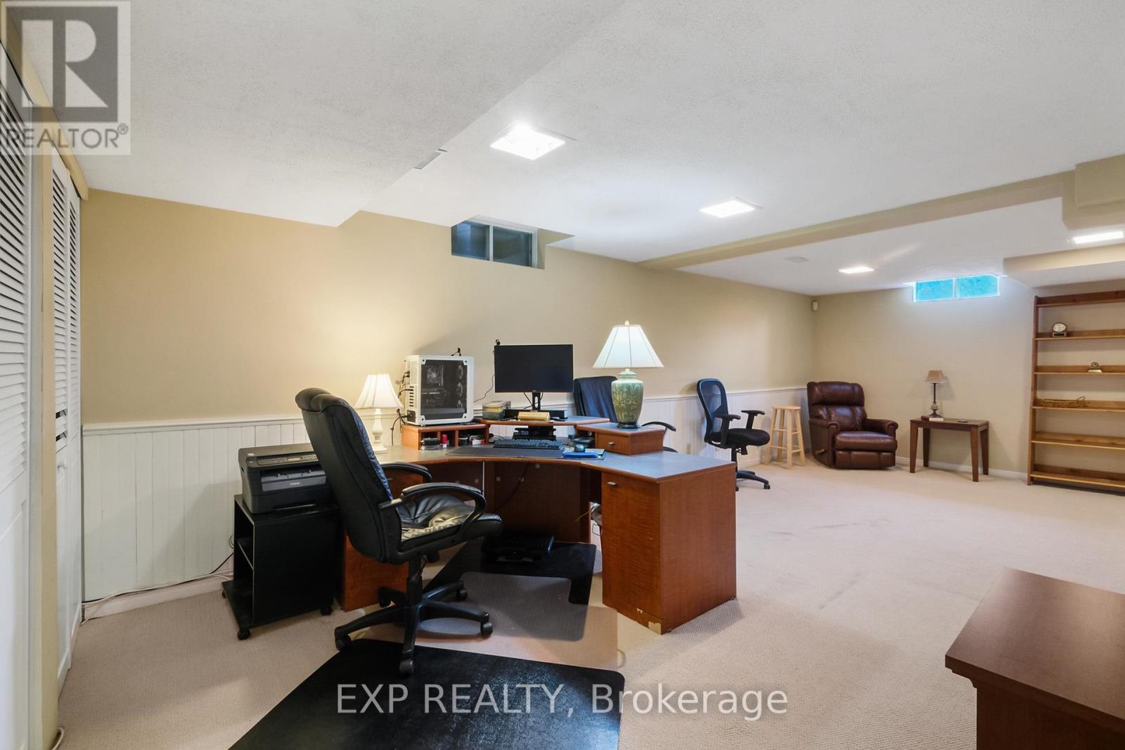 












6182 VOYAGEUR DRIVE

,
Ottawa,




Ontario
K1C2W3

