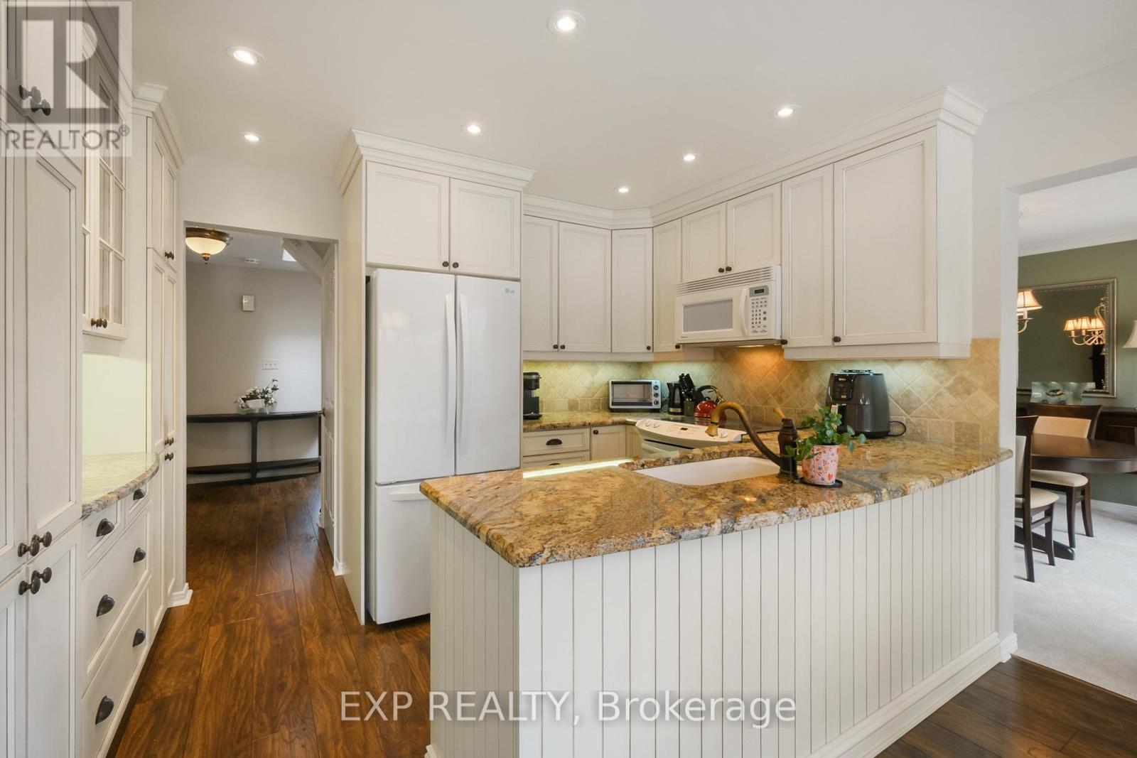 












6182 VOYAGEUR DRIVE

,
Ottawa,




Ontario
K1C2W3

