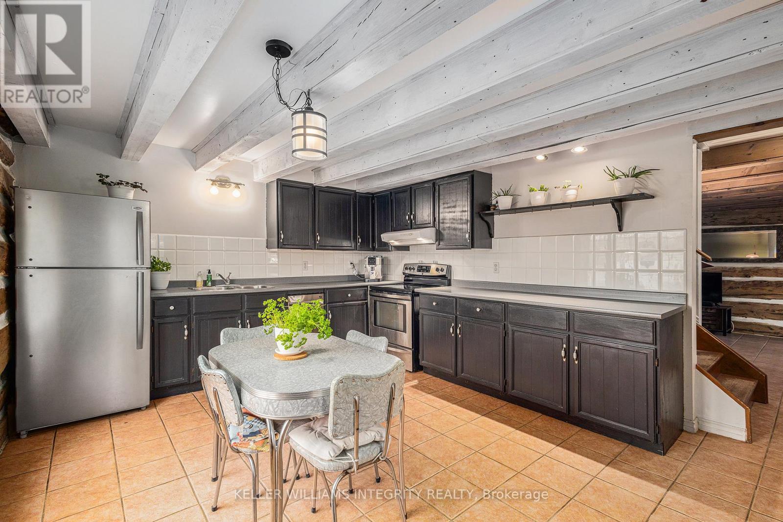 












359 CARLETON STREET

,
Carleton Place,




Ontario
K7C3C2

