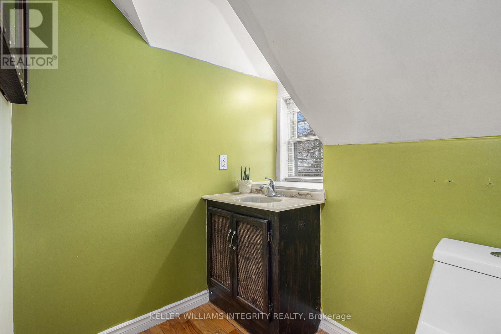 












359 CARLETON STREET

,
Carleton Place,




Ontario
K7C3C2

