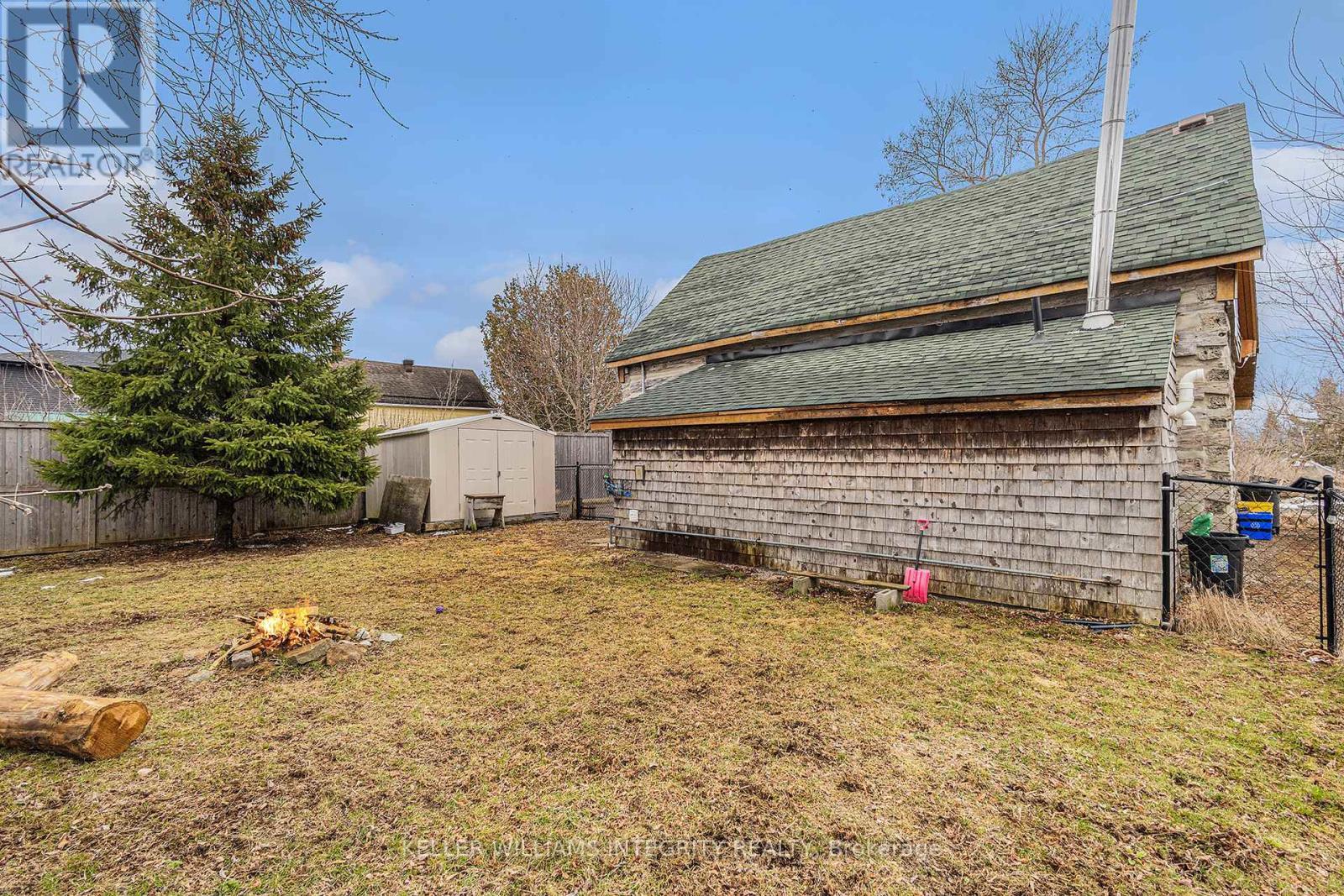 












359 CARLETON STREET

,
Carleton Place,




Ontario
K7C3C2

