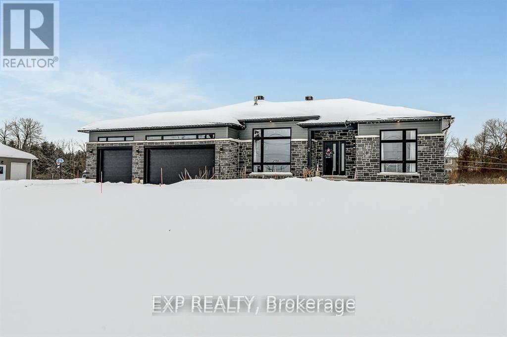 












4 TRACY LANE

,
Rideau Lakes,




Ontario
K7A4S5


