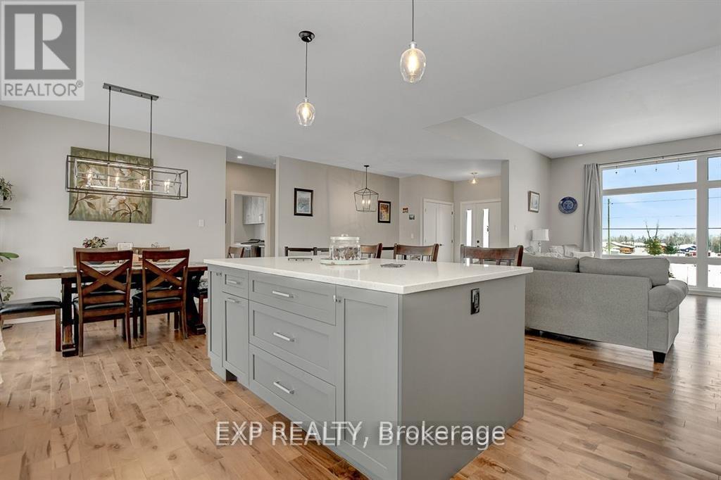 












4 TRACY LANE

,
Rideau Lakes,




Ontario
K7A4S5


