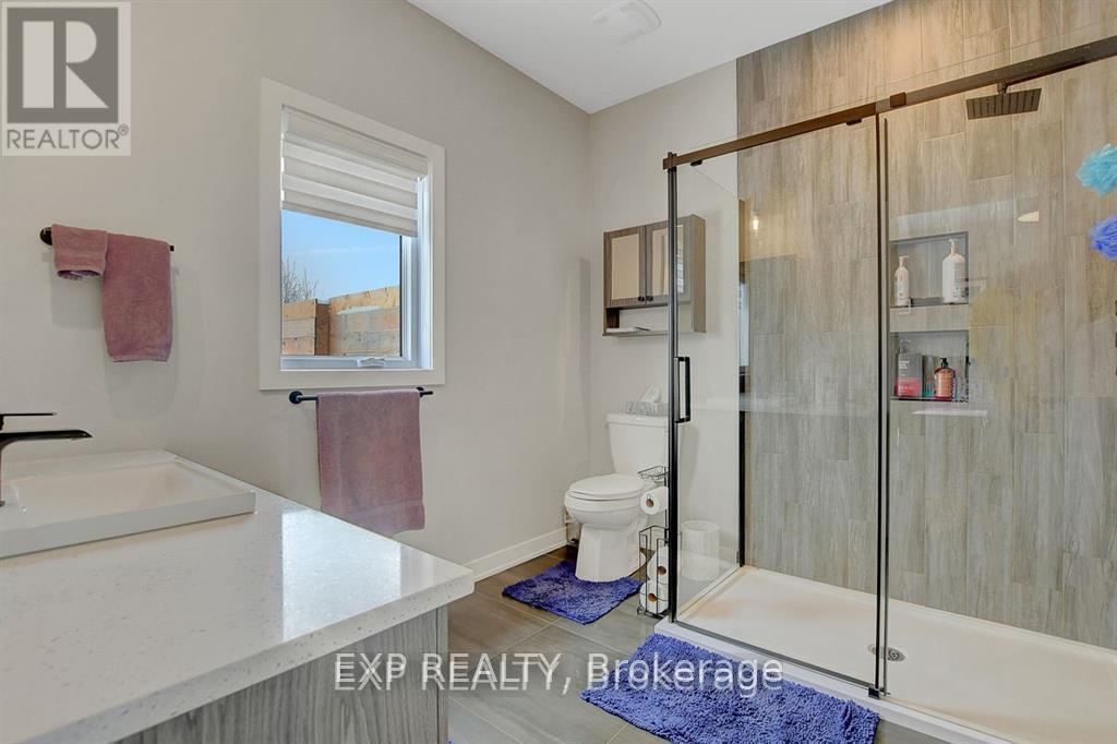 












4 TRACY LANE

,
Rideau Lakes,




Ontario
K7A4S5

