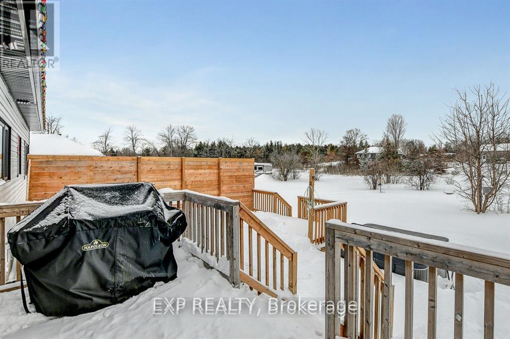 












4 TRACY LANE

,
Rideau Lakes,




Ontario
K7A4S5

