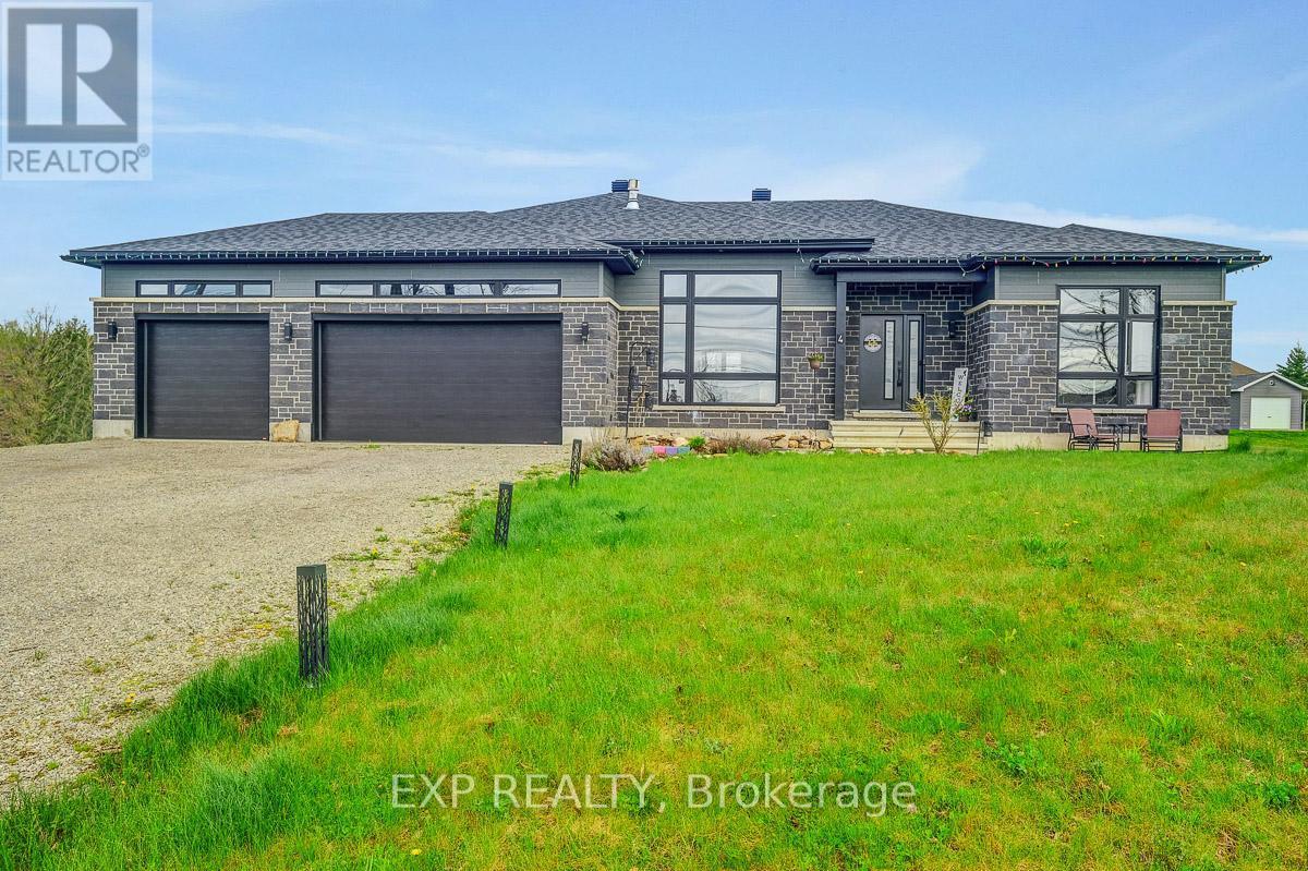 












4 TRACY LANE

,
Rideau Lakes,




Ontario
K7A4S5

