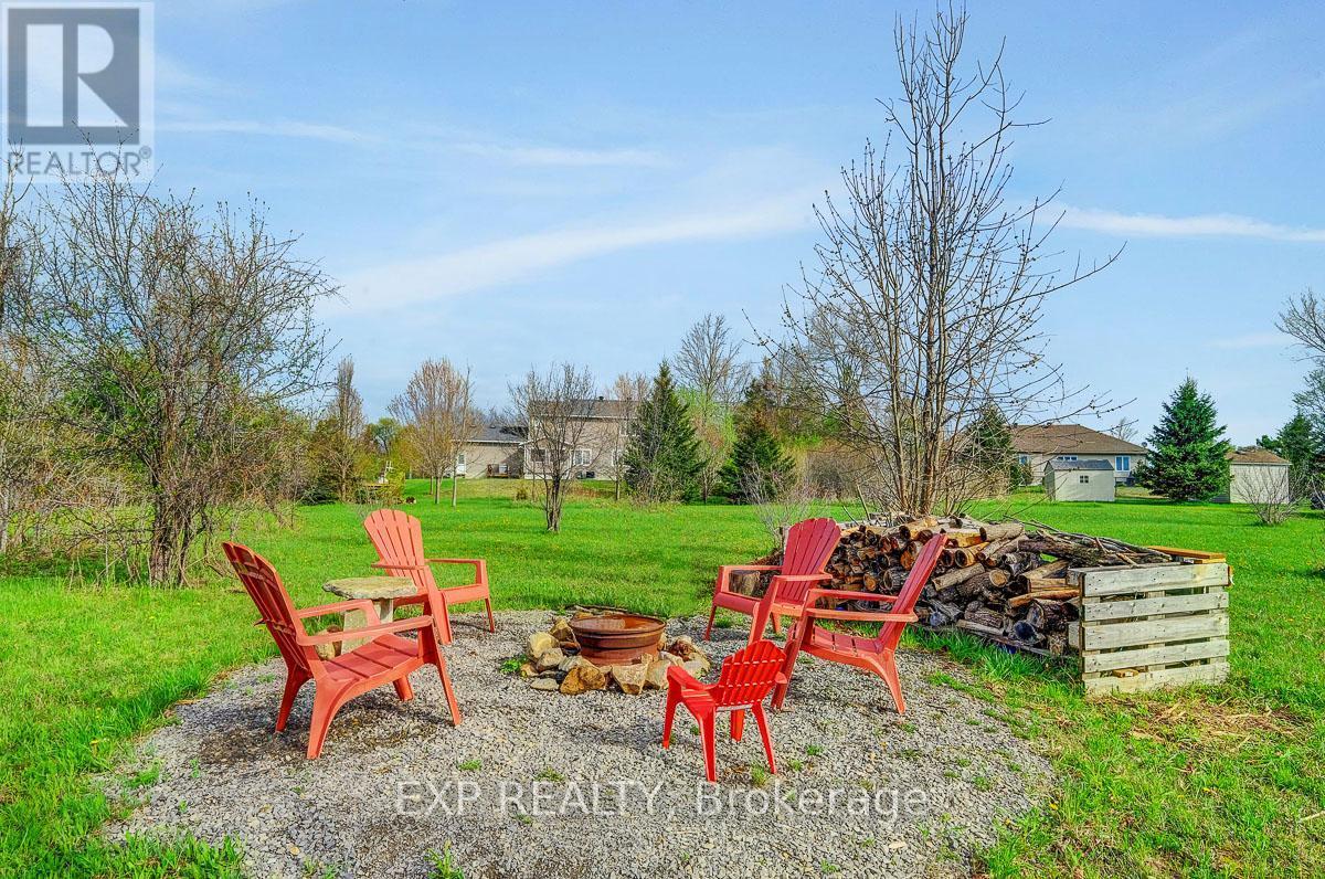 












4 TRACY LANE

,
Rideau Lakes,




Ontario
K7A4S5

