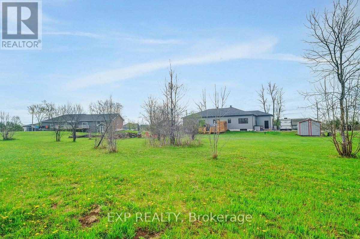 












4 TRACY LANE

,
Rideau Lakes,




Ontario
K7A4S5

