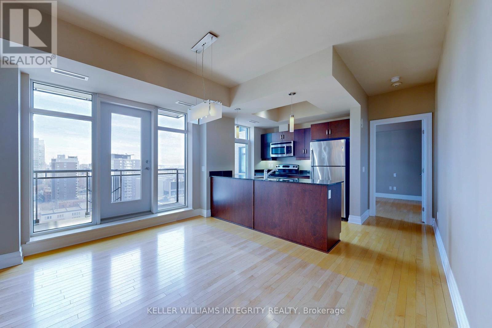 












1606 - 245 KENT STREET

,
Ottawa,




Ontario
K2P0A5

