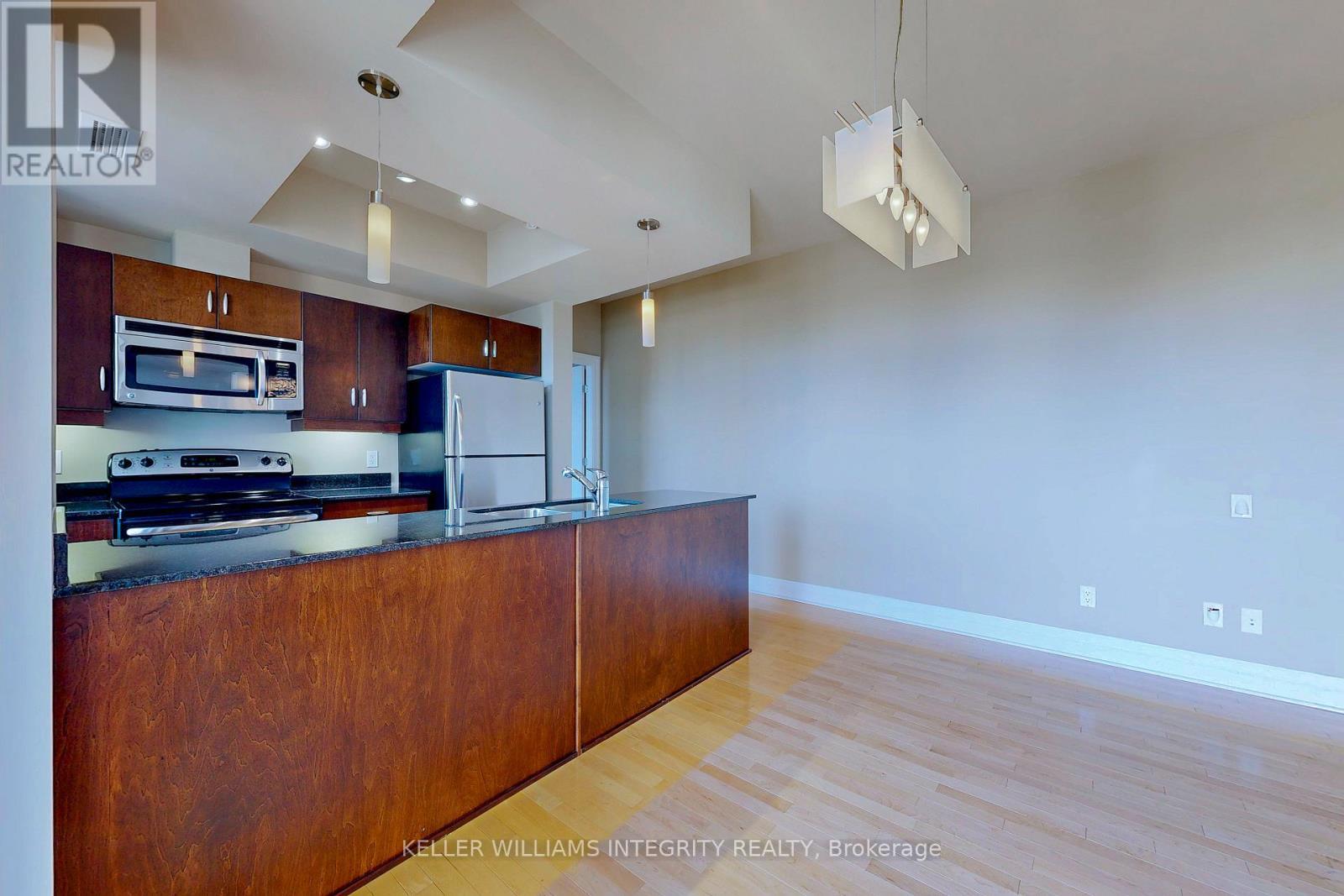 












1606 - 245 KENT STREET

,
Ottawa,




Ontario
K2P0A5

