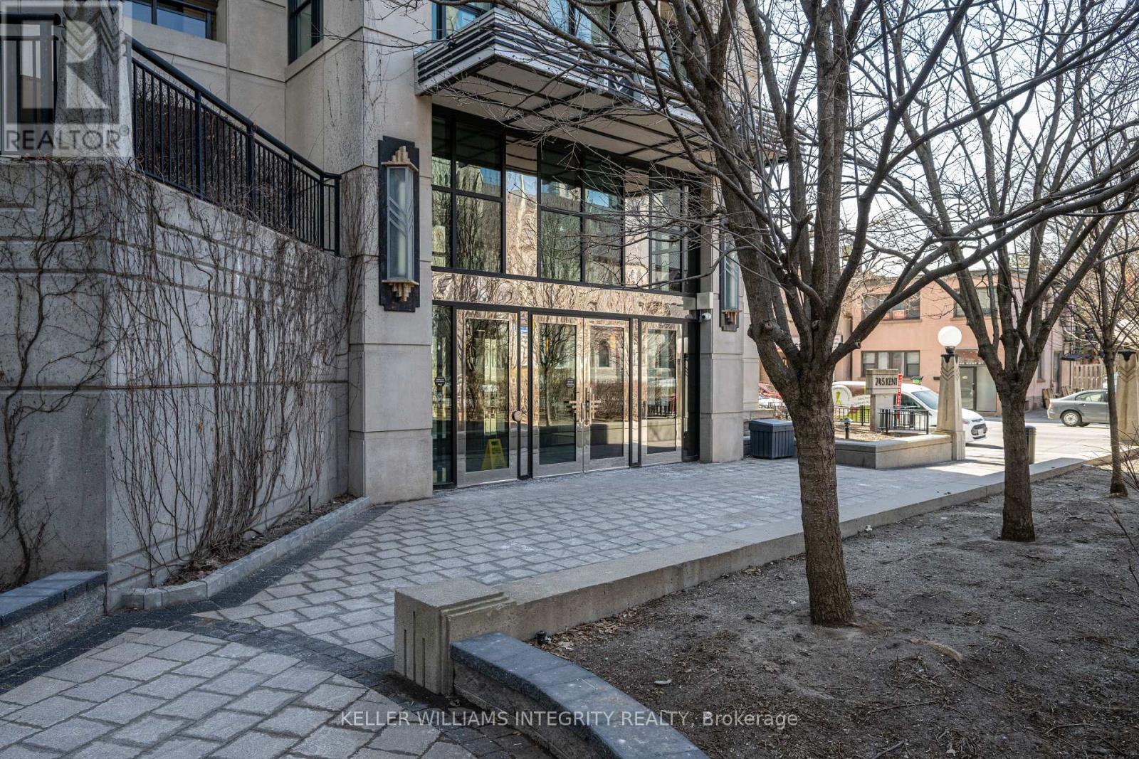 












1606 - 245 KENT STREET

,
Ottawa,




Ontario
K2P0A5

