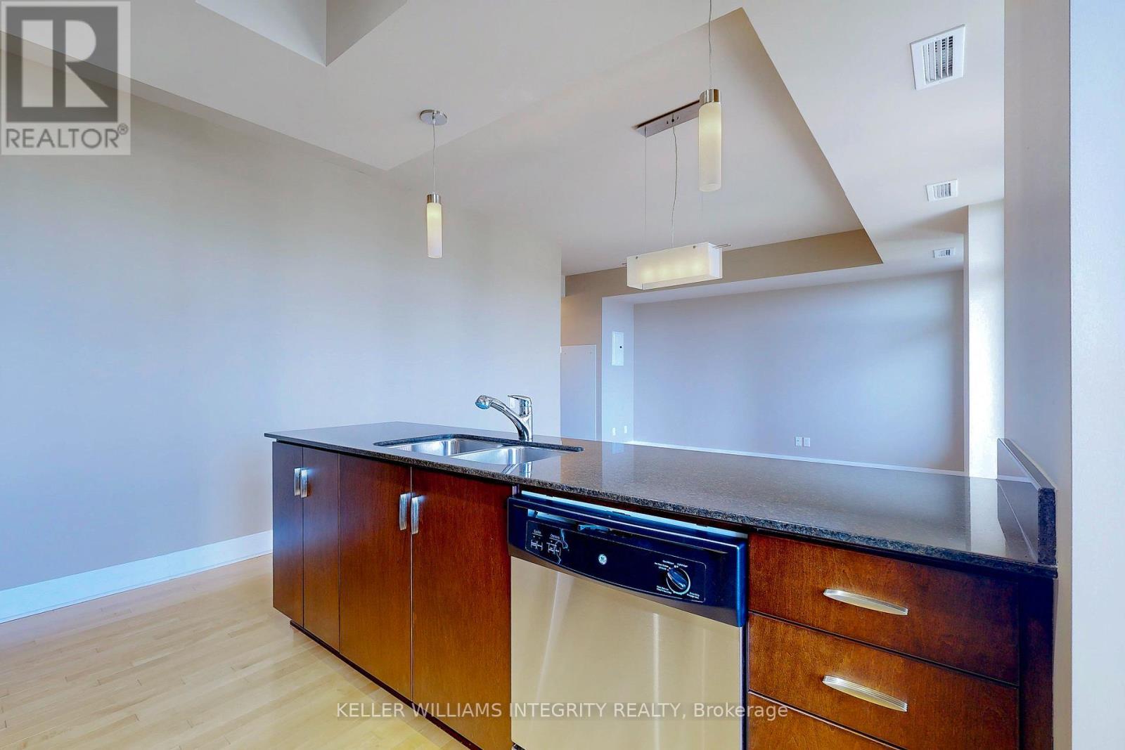 












1606 - 245 KENT STREET

,
Ottawa,




Ontario
K2P0A5

