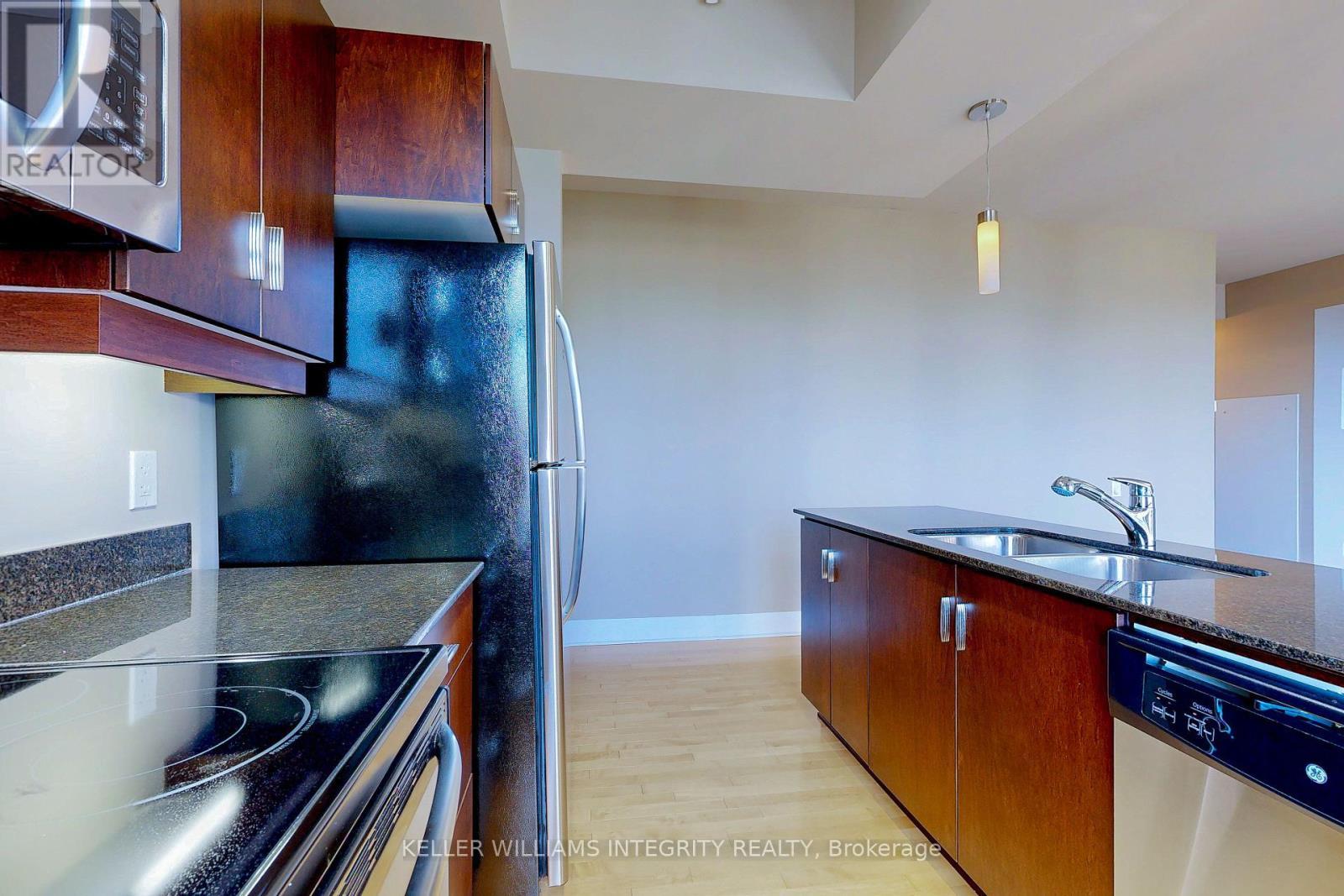 












1606 - 245 KENT STREET

,
Ottawa,




Ontario
K2P0A5

