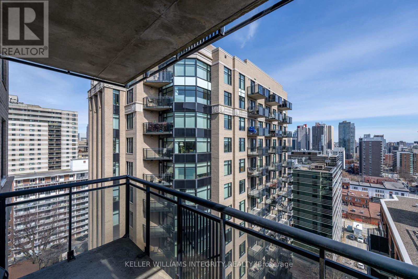 












1606 - 245 KENT STREET

,
Ottawa,




Ontario
K2P0A5

