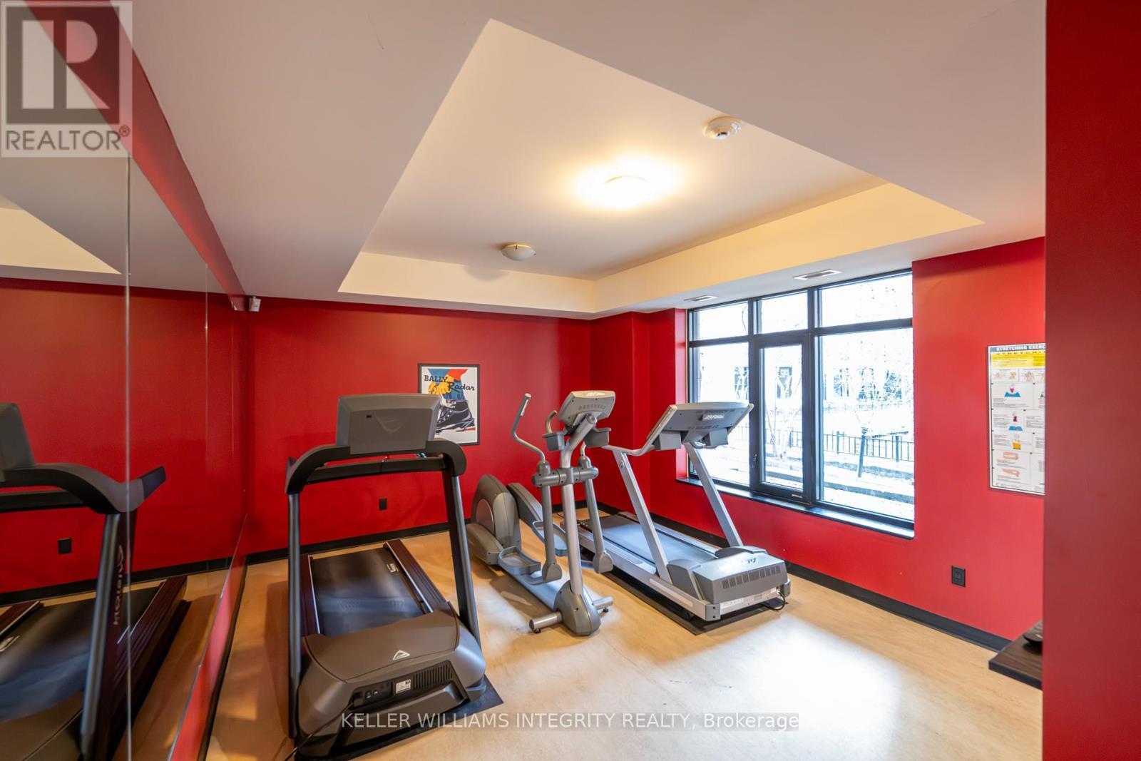 












1606 - 245 KENT STREET

,
Ottawa,




Ontario
K2P0A5

