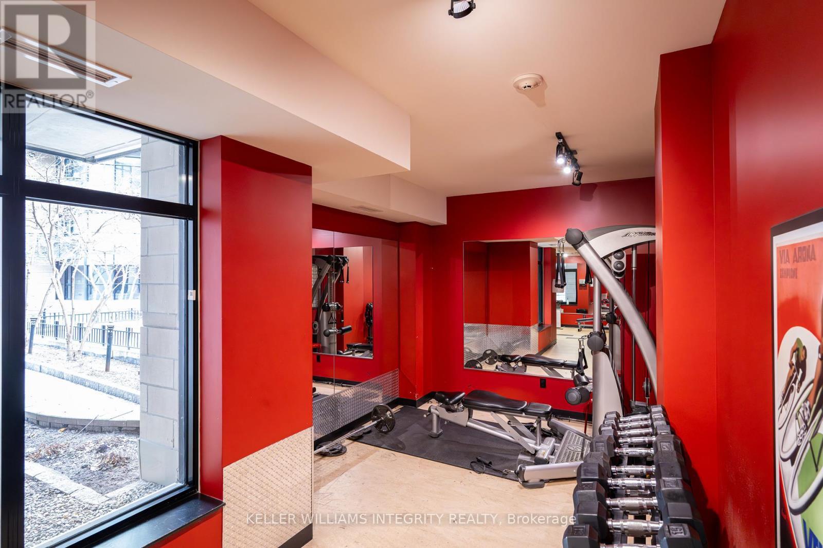 












1606 - 245 KENT STREET

,
Ottawa,




Ontario
K2P0A5

