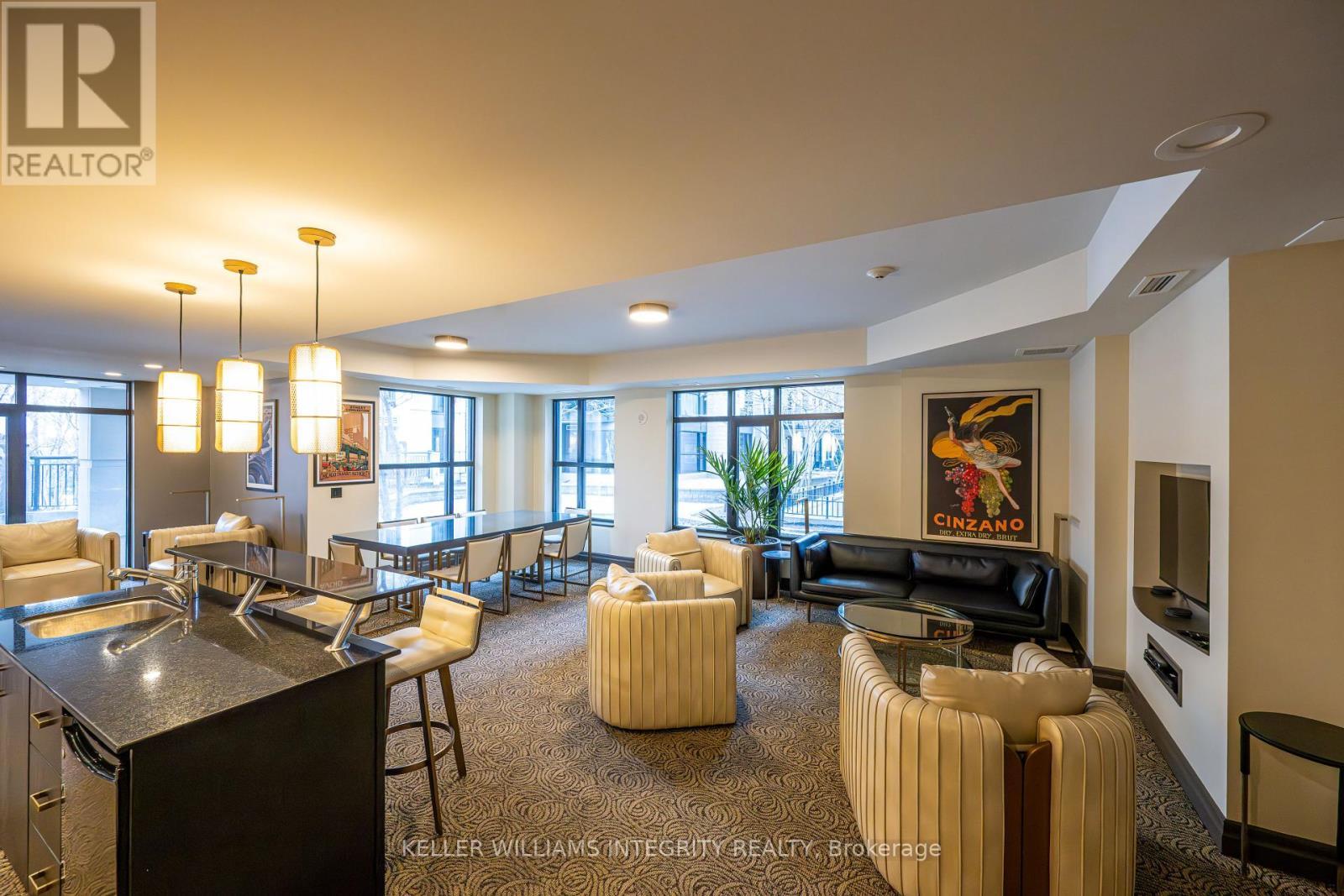 












1606 - 245 KENT STREET

,
Ottawa,




Ontario
K2P0A5

