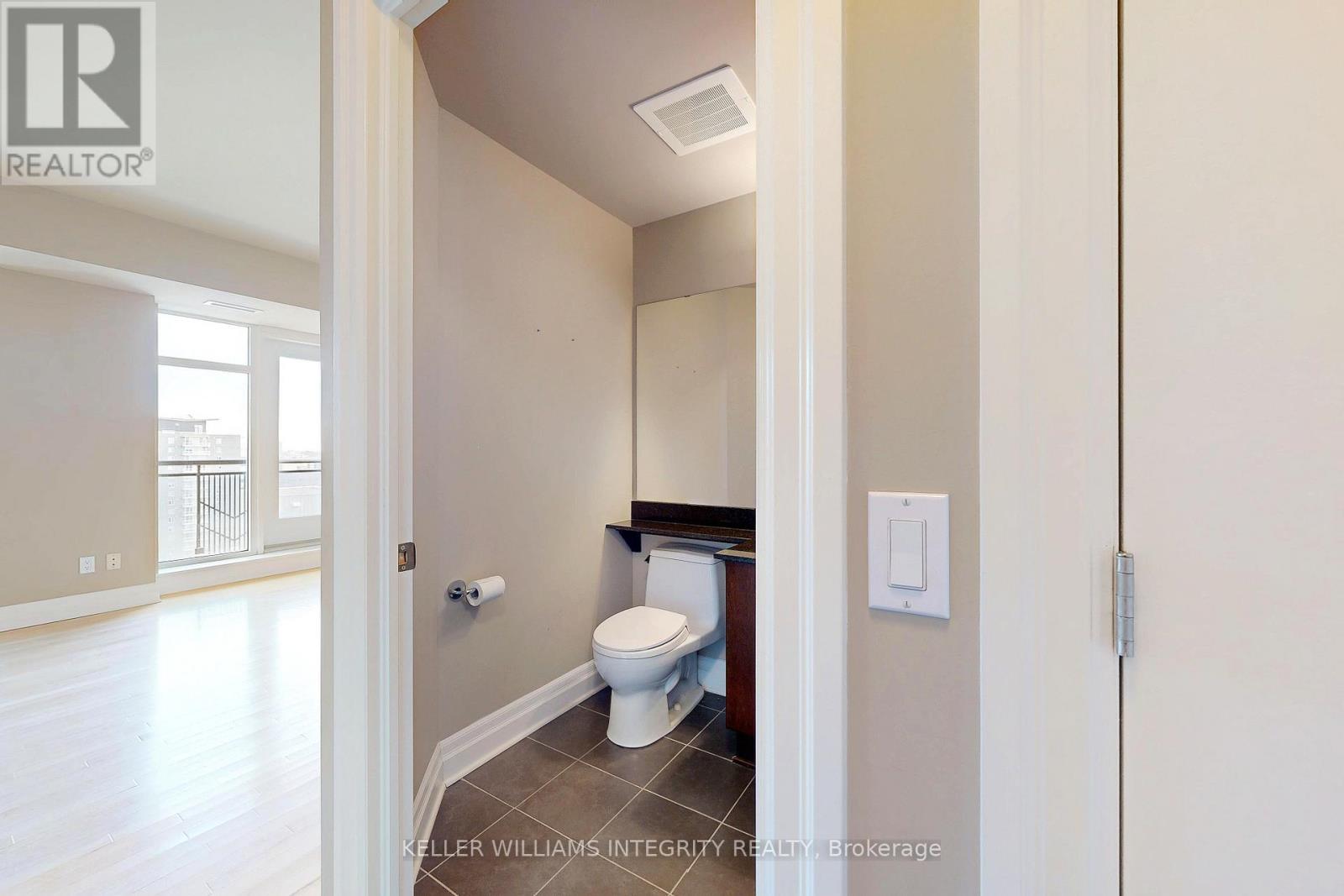 












1606 - 245 KENT STREET

,
Ottawa,




Ontario
K2P0A5

