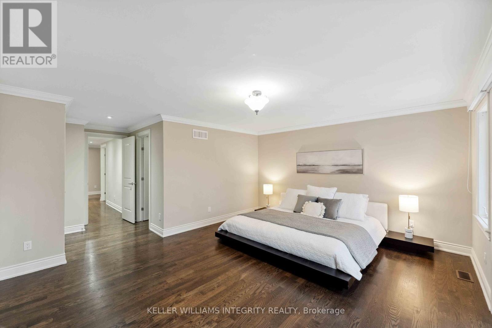 












612 BESSERER STREET

,
Ottawa,




Ontario
K1N6C9

