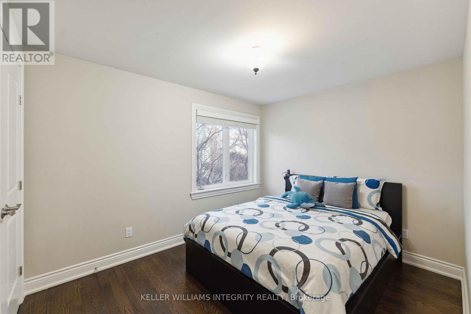 












612 BESSERER STREET

,
Ottawa,




Ontario
K1N6C9

