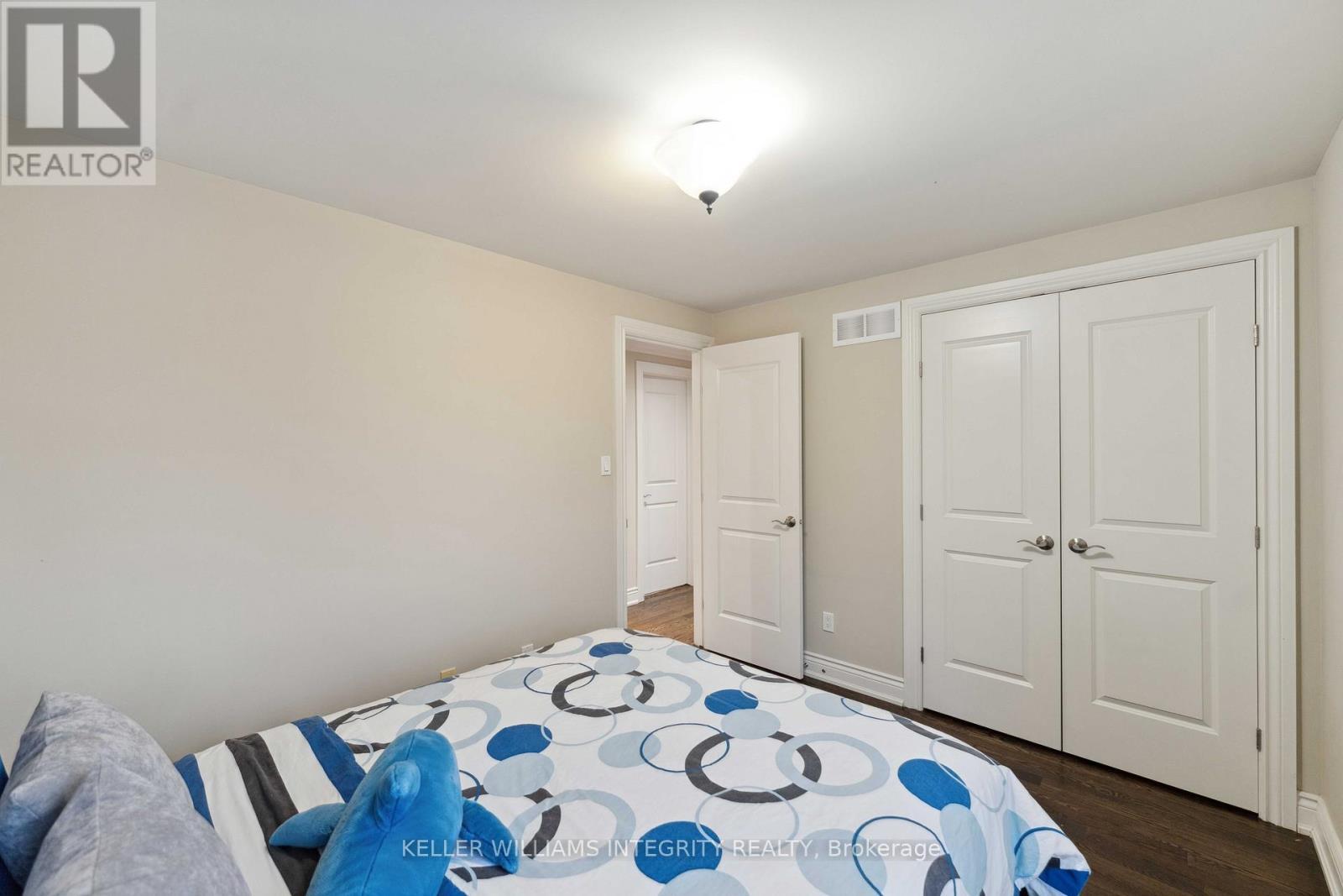 












612 BESSERER STREET

,
Ottawa,




Ontario
K1N6C9


