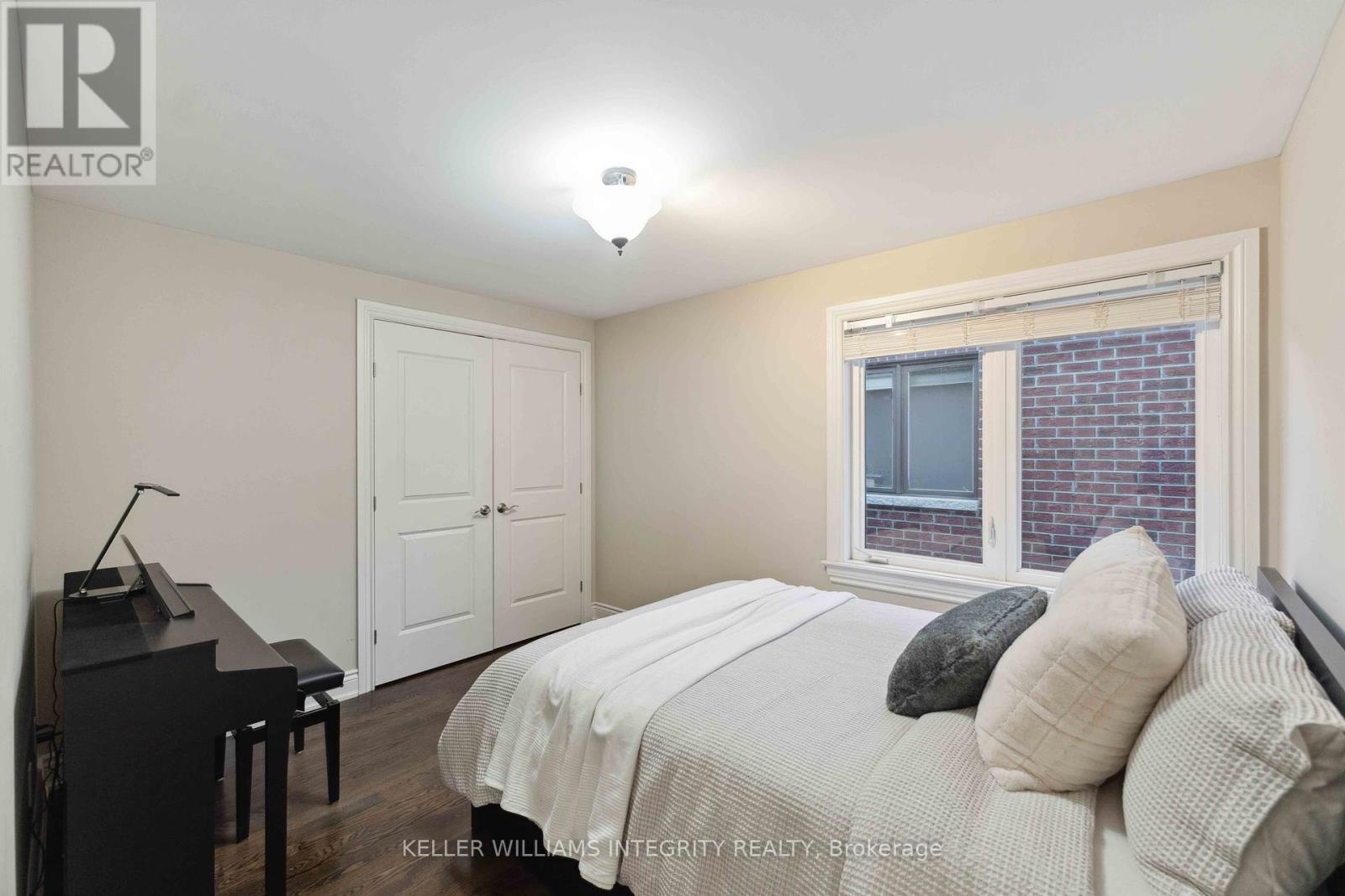 












612 BESSERER STREET

,
Ottawa,




Ontario
K1N6C9

